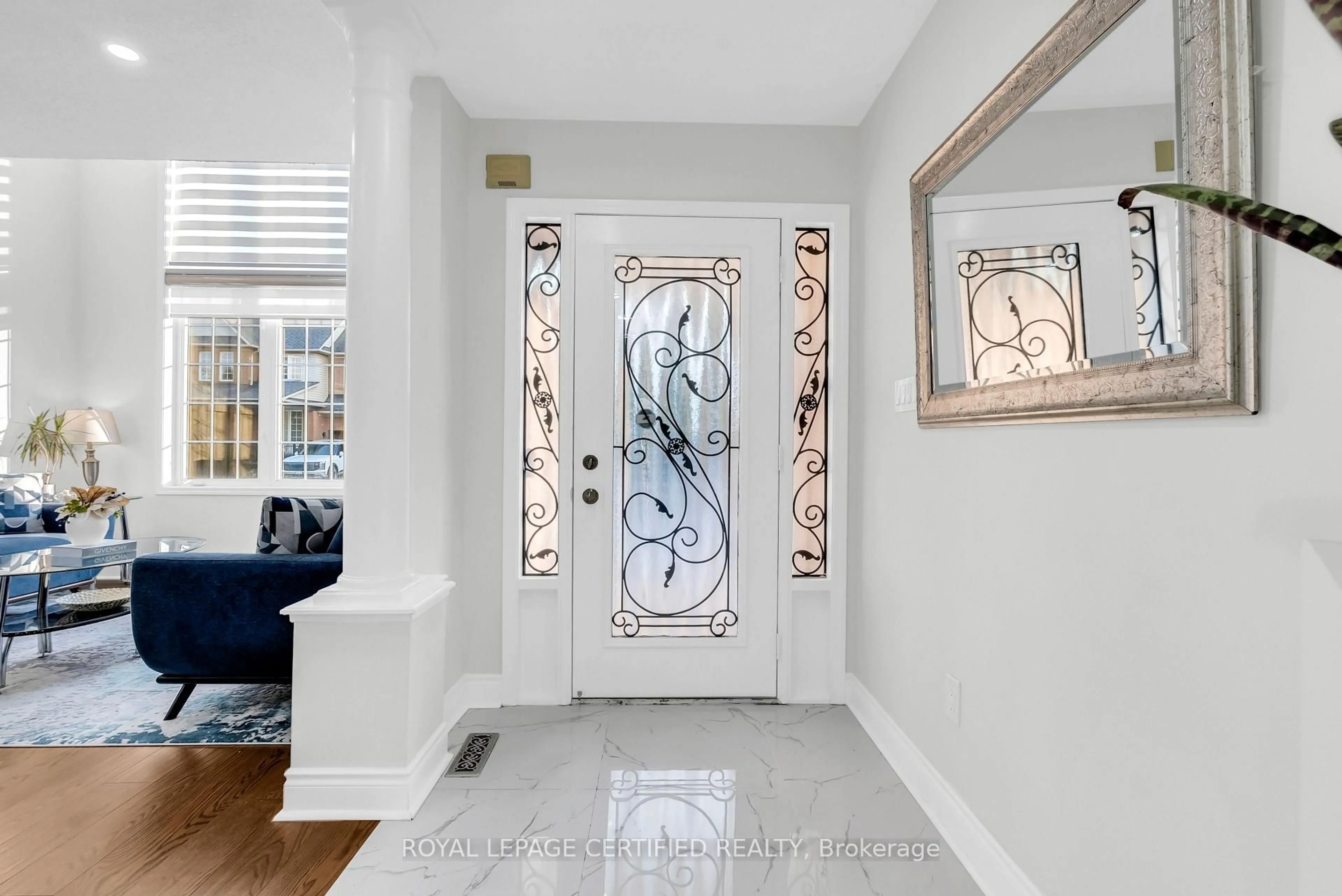 Indoor entryway for 729 Turrell Cres, Milton Ontario L9T 5L4
