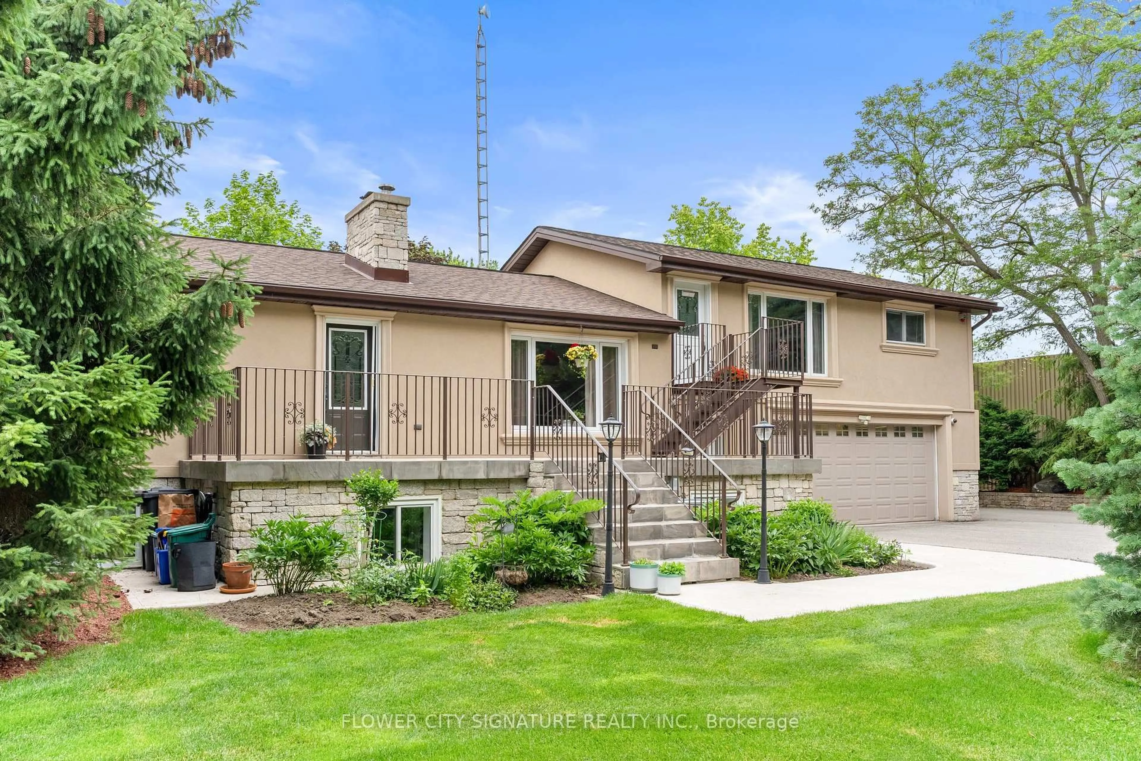 Home with vinyl exterior material, street for 9178 Sixth Line, Halton Hills Ontario L7G 4S6