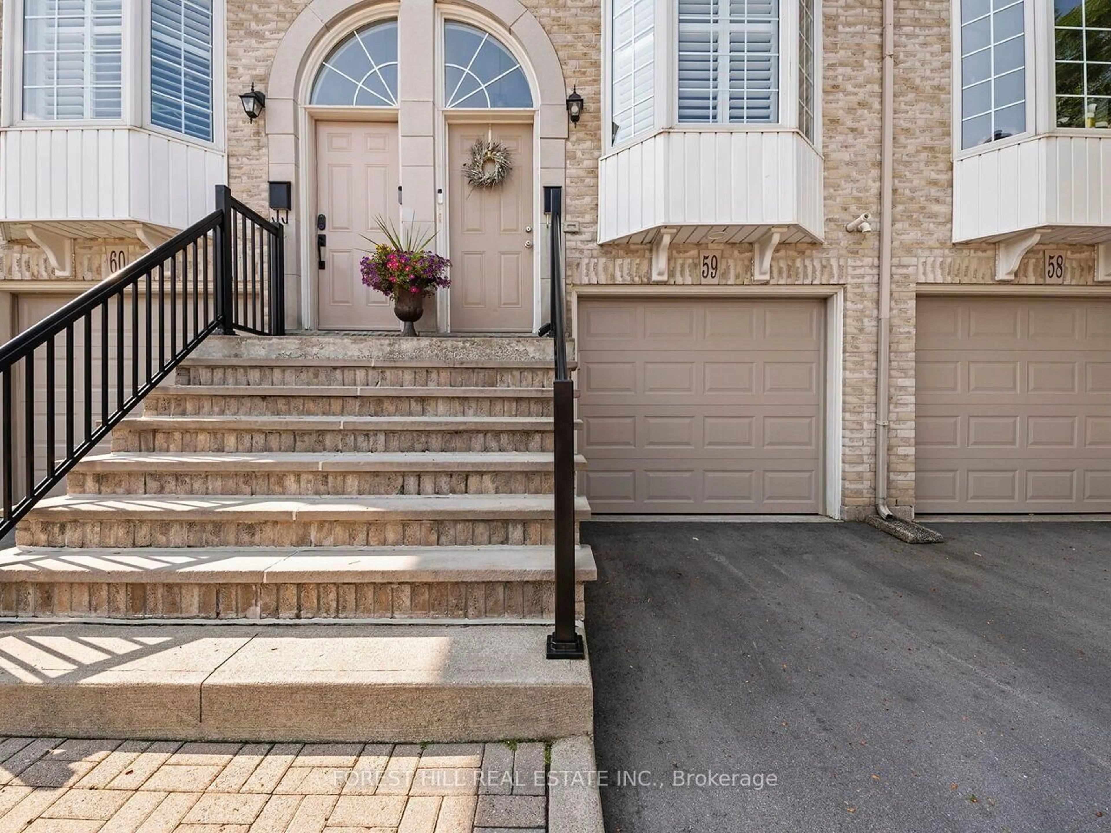 Indoor entryway for 3480 UPPER MIDDLE Rd #59, Burlington Ontario L7M 4R7