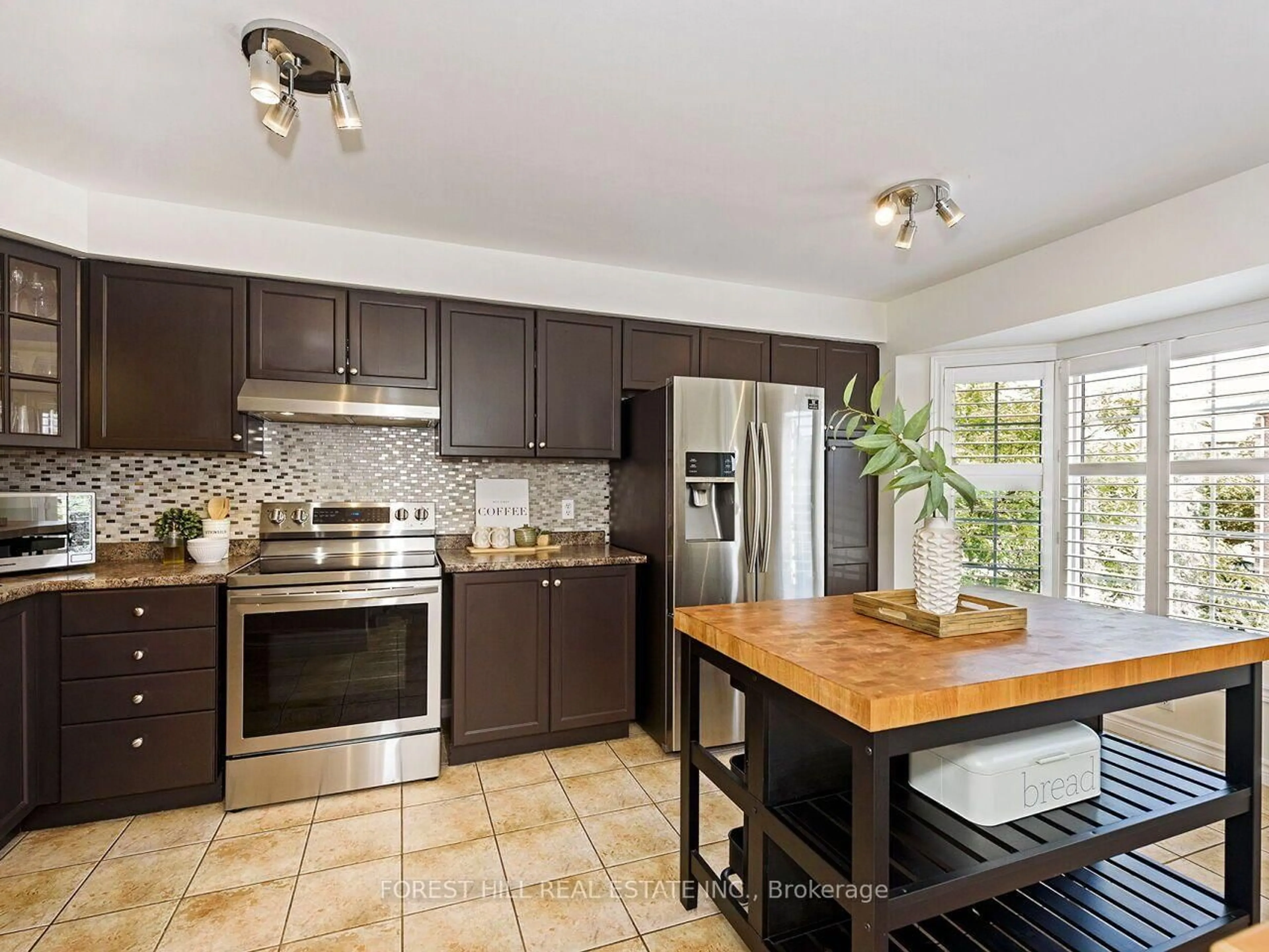 Open concept kitchen, ceramic/tile floor for 3480 UPPER MIDDLE Rd #59, Burlington Ontario L7M 4R7