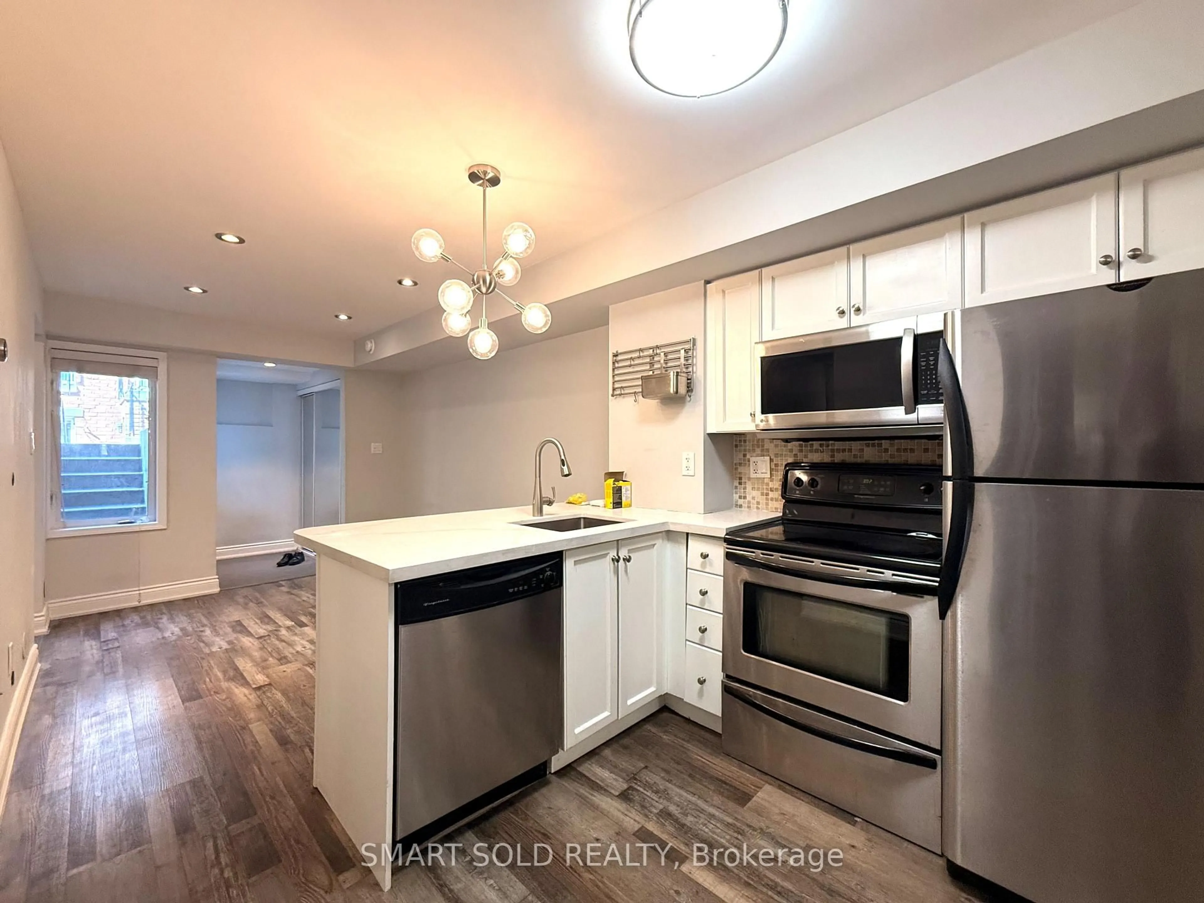Open concept kitchen, unknown for 10 Laidlaw St #725, Toronto Ontario M6K 1X2