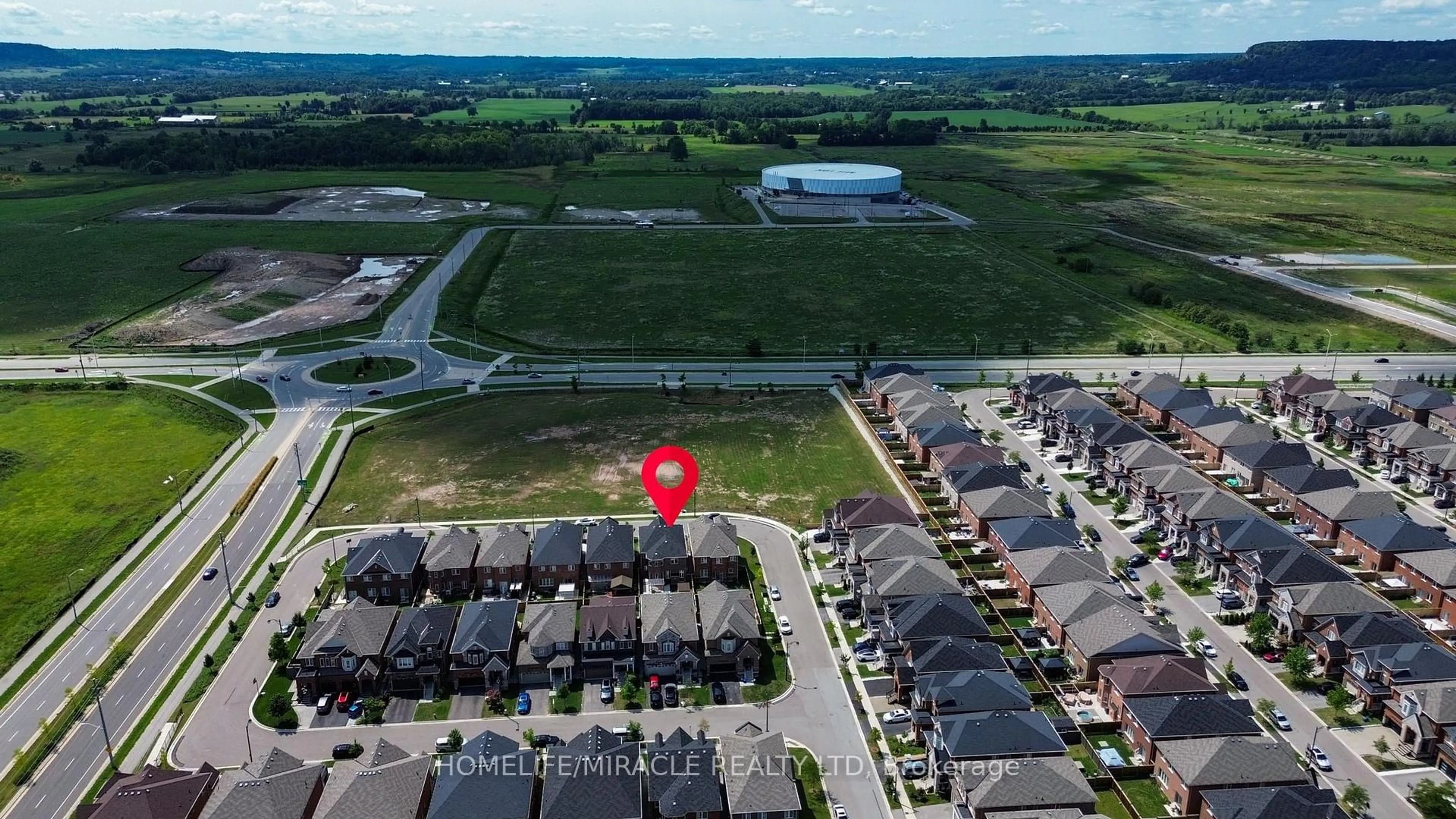 A pic from outside/outdoor area/front of a property/back of a property/a pic from drone, unknown for 544 Bessborough Dr, Milton Ontario L9T 8V9