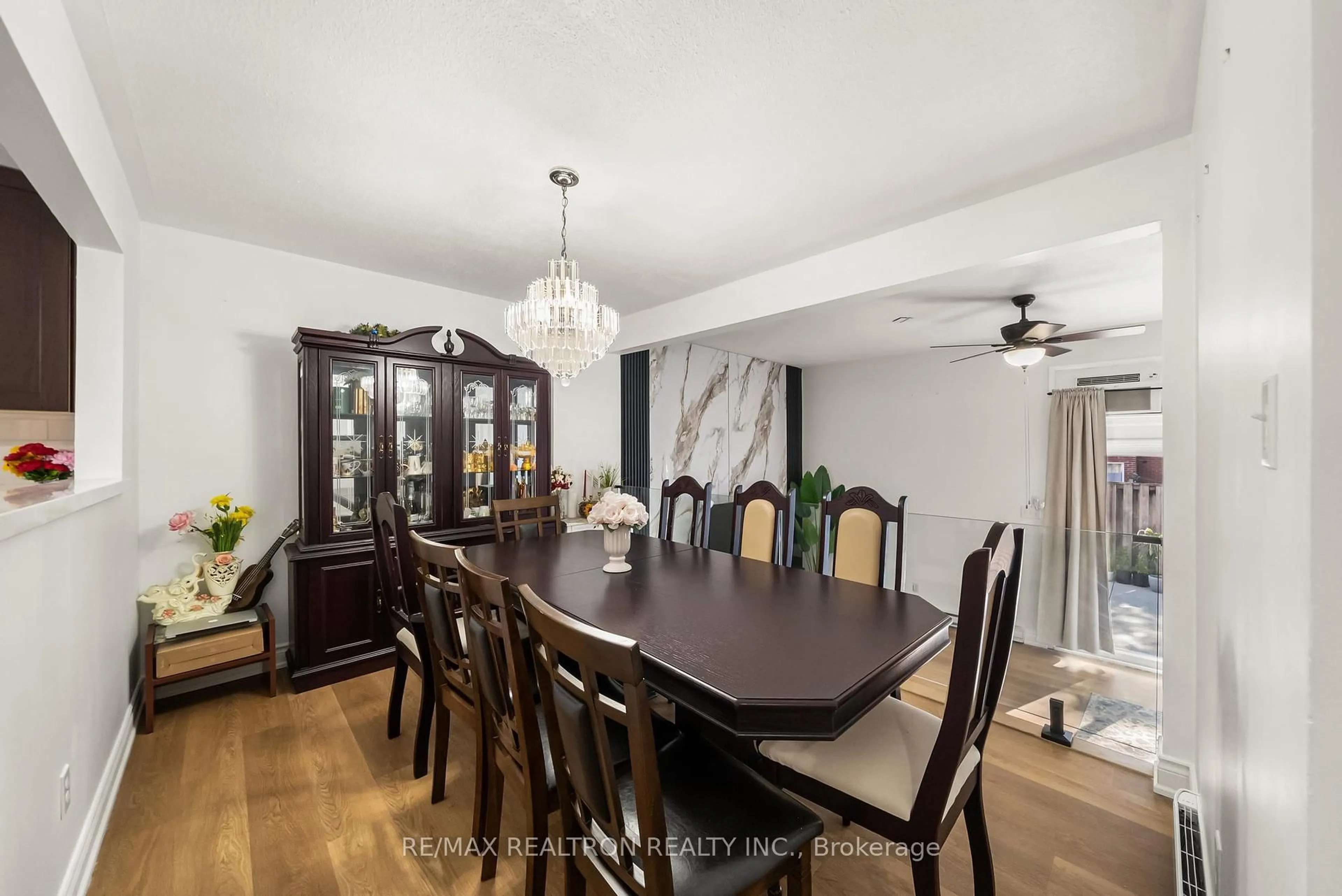 Dining room, wood/laminate floor for 7 Sebastian Cabot Way, Toronto Ontario M3N 2T4