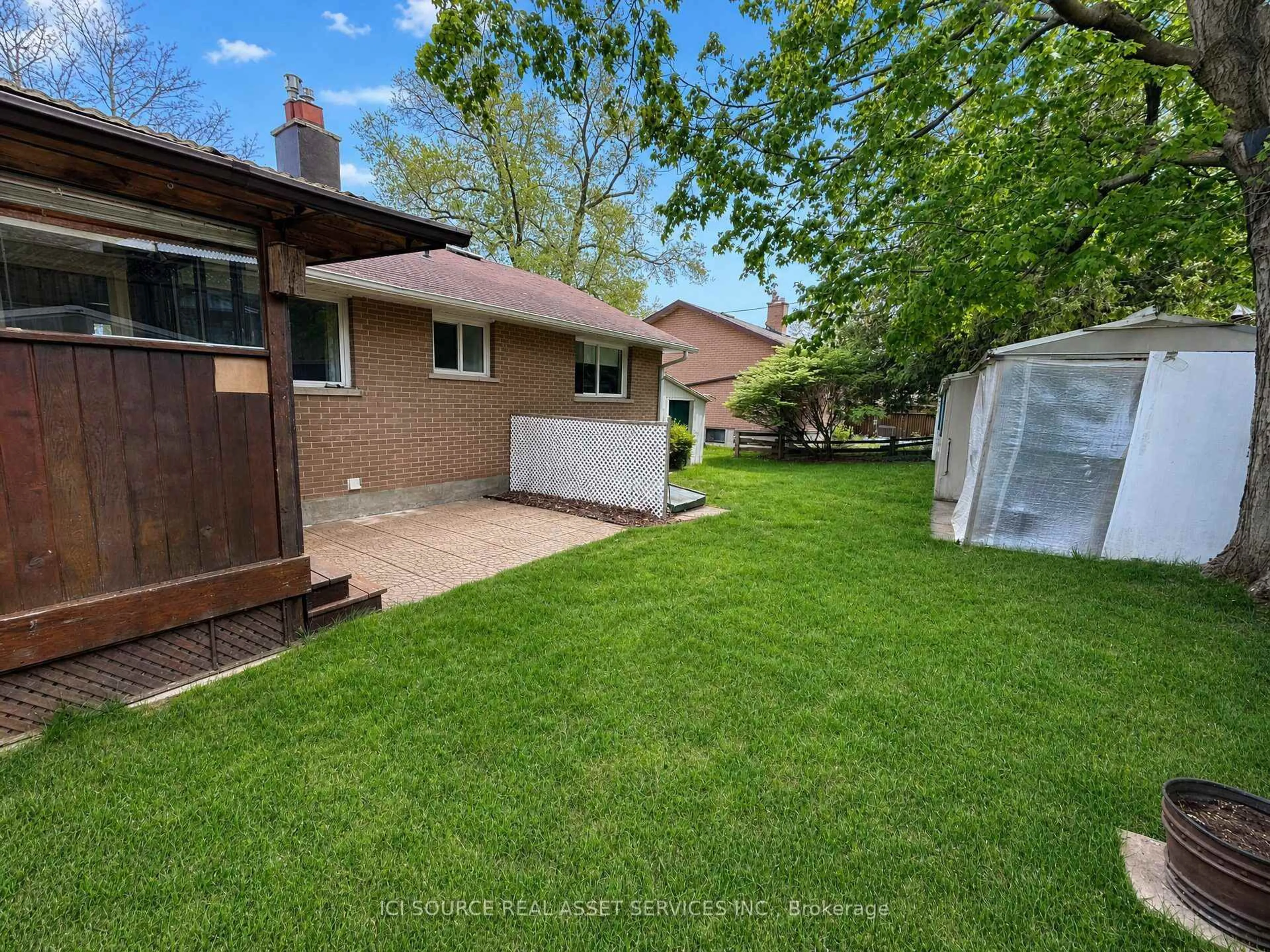 A pic from outside/outdoor area/front of a property/back of a property/a pic from drone, street for 6 Orange St, Orangeville Ontario L9W 2K4