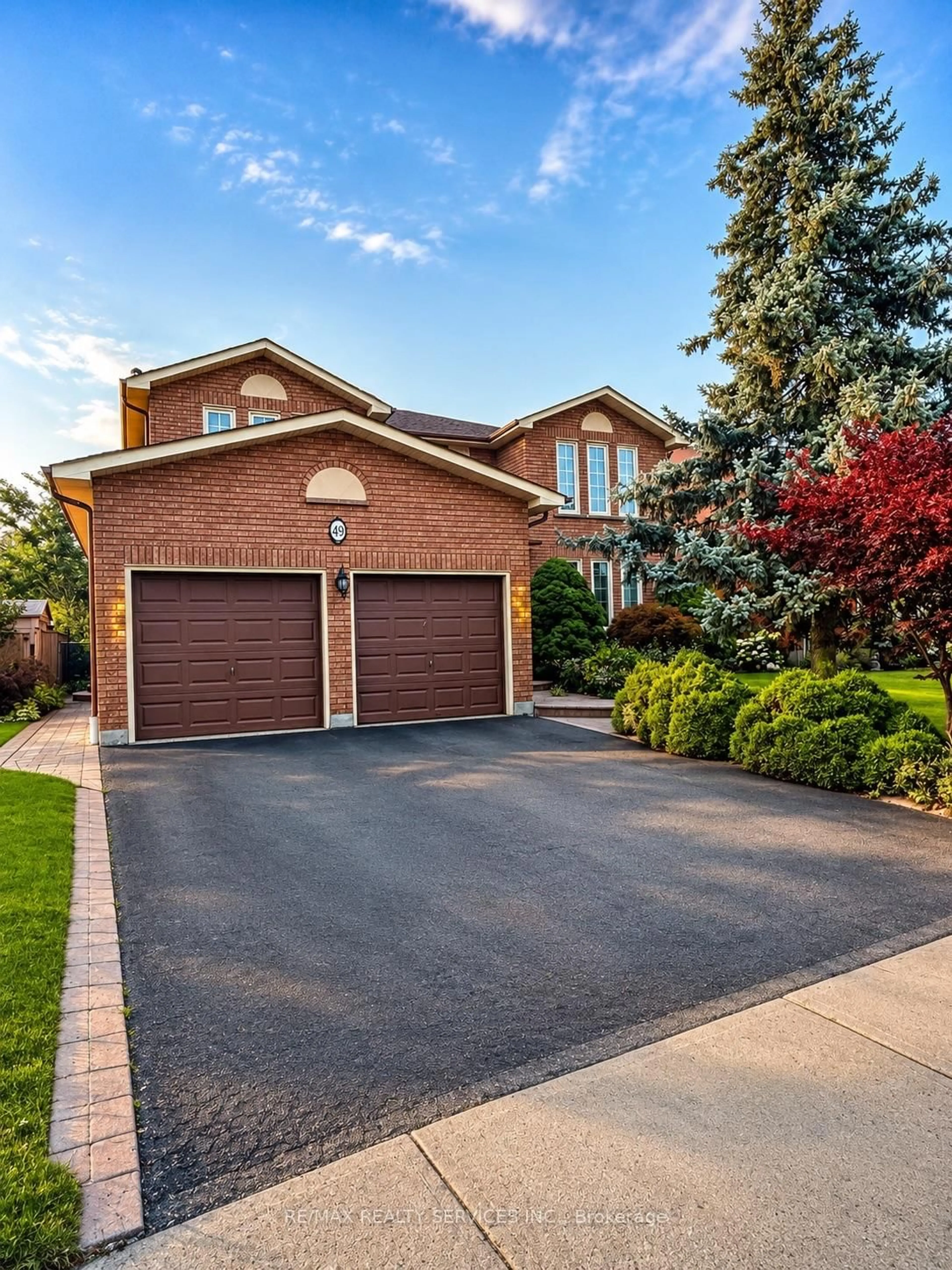 Home with brick exterior material, street for 49 Turtlecreek Blvd, Brampton Ontario L6W 3X8