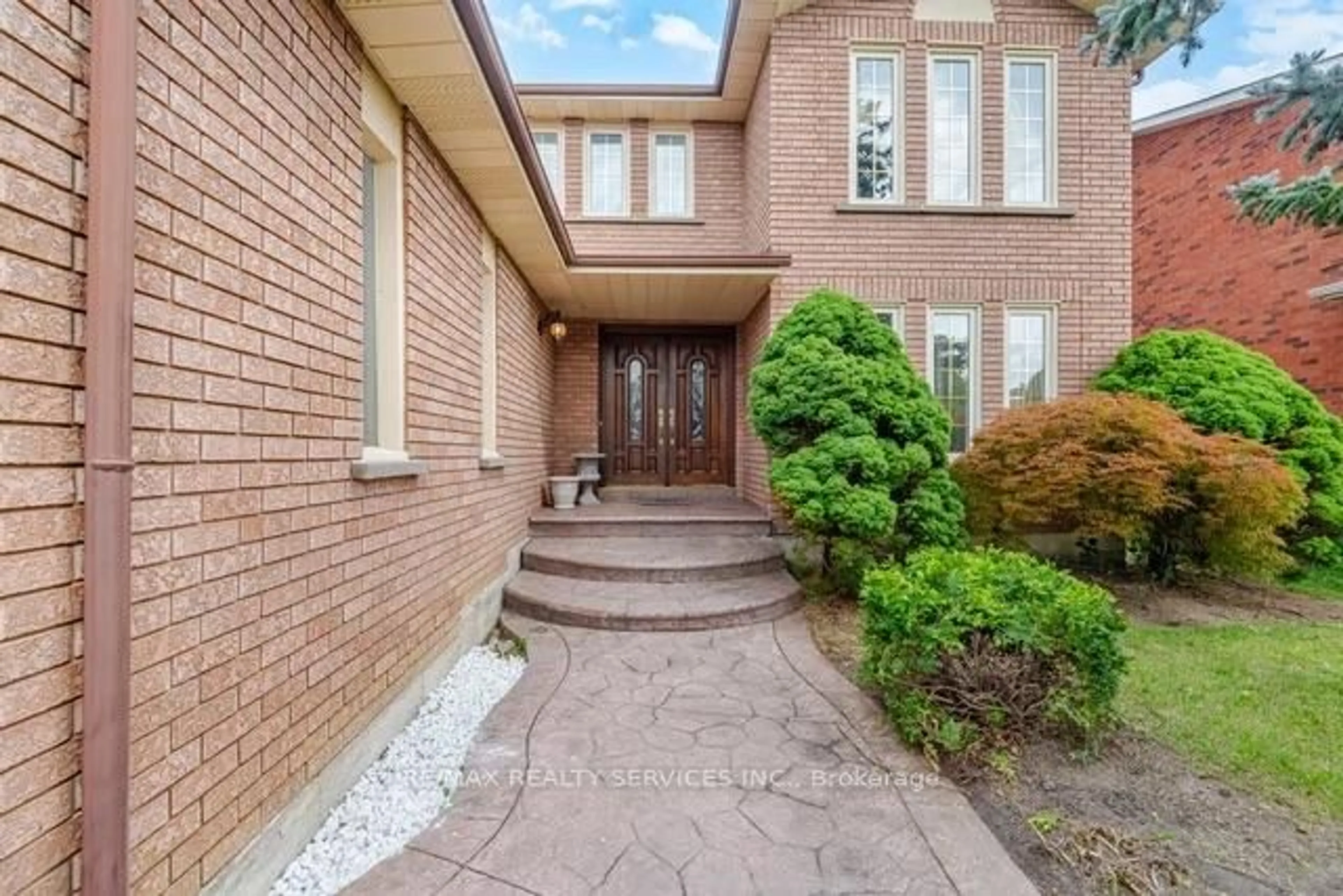 Home with brick exterior material, street for 49 Turtlecreek Blvd, Brampton Ontario L6W 3X8