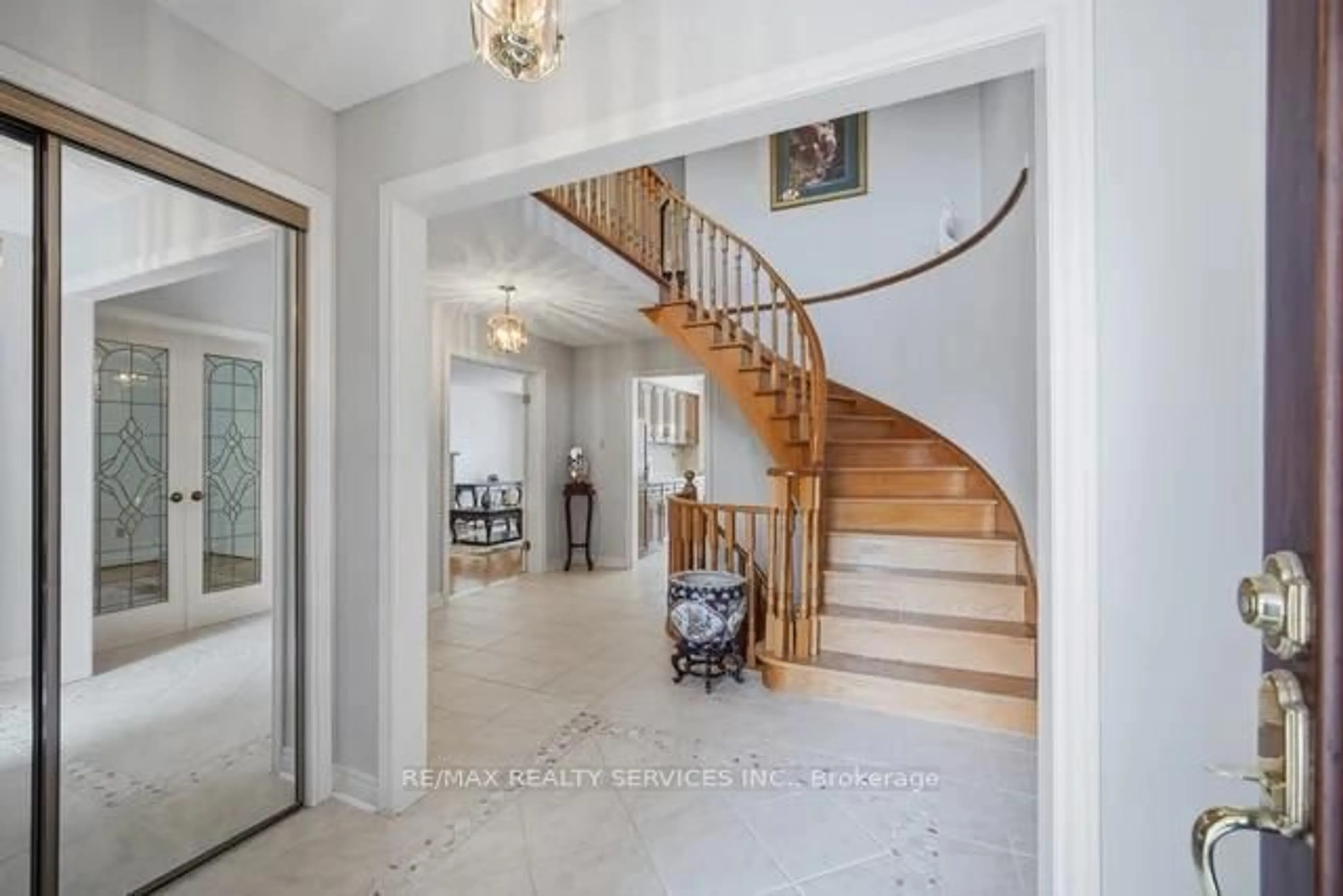 Unknown for 49 Turtlecreek Blvd, Brampton Ontario L6W 3X8