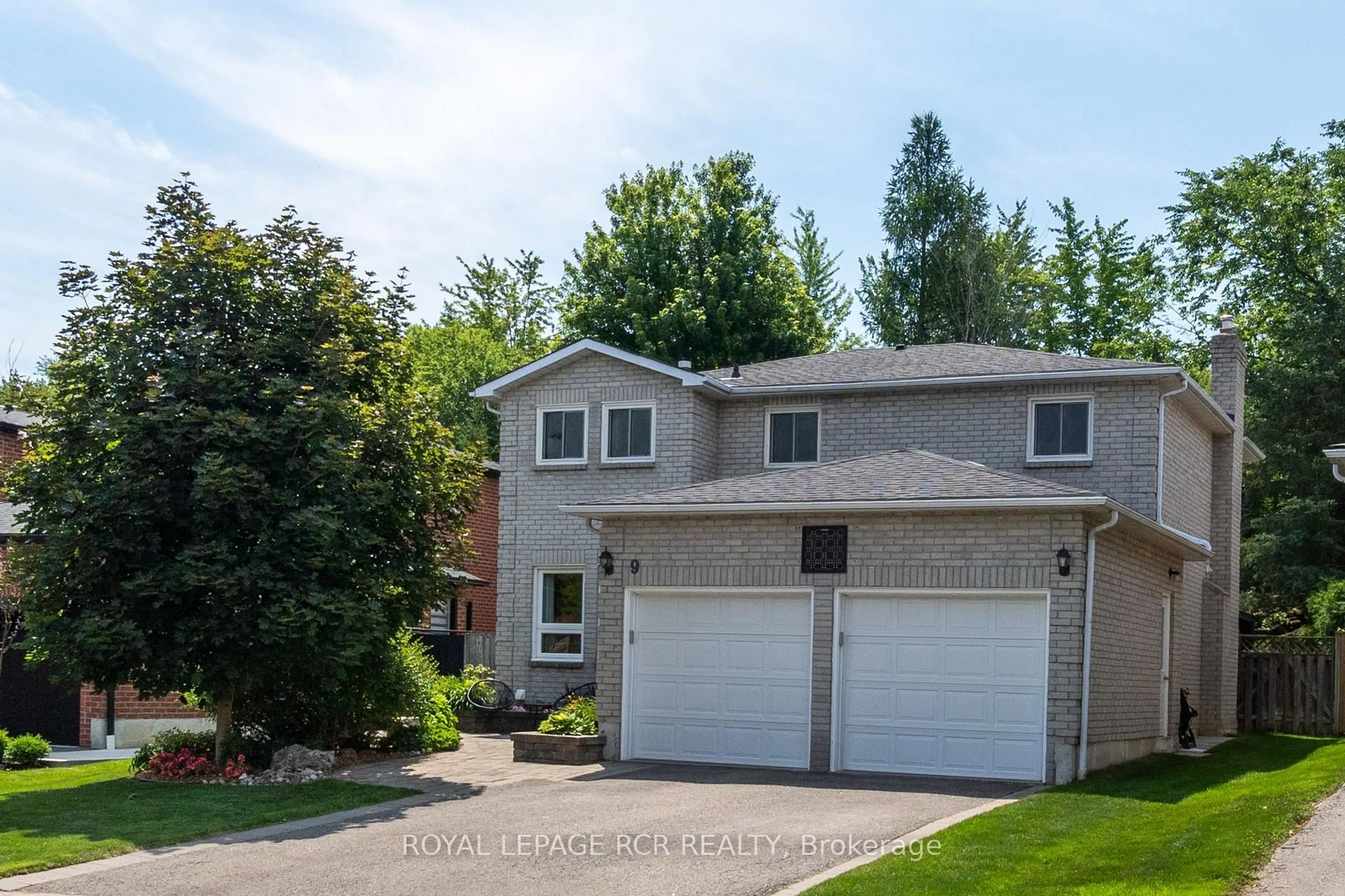 Home with vinyl exterior material, street for 9 Doepath Way, Caledon Ontario L7E 2G4