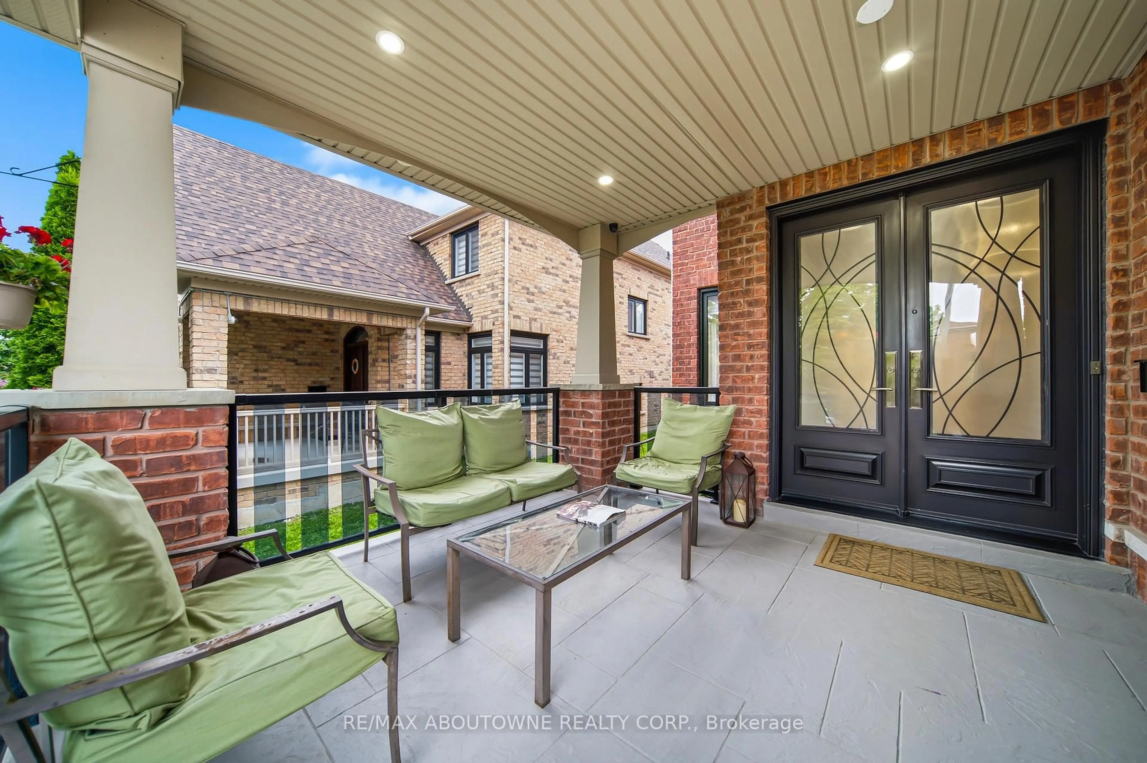 Patio, street for 3408 Hideaway Pl, Mississauga Ontario L5M 0A7