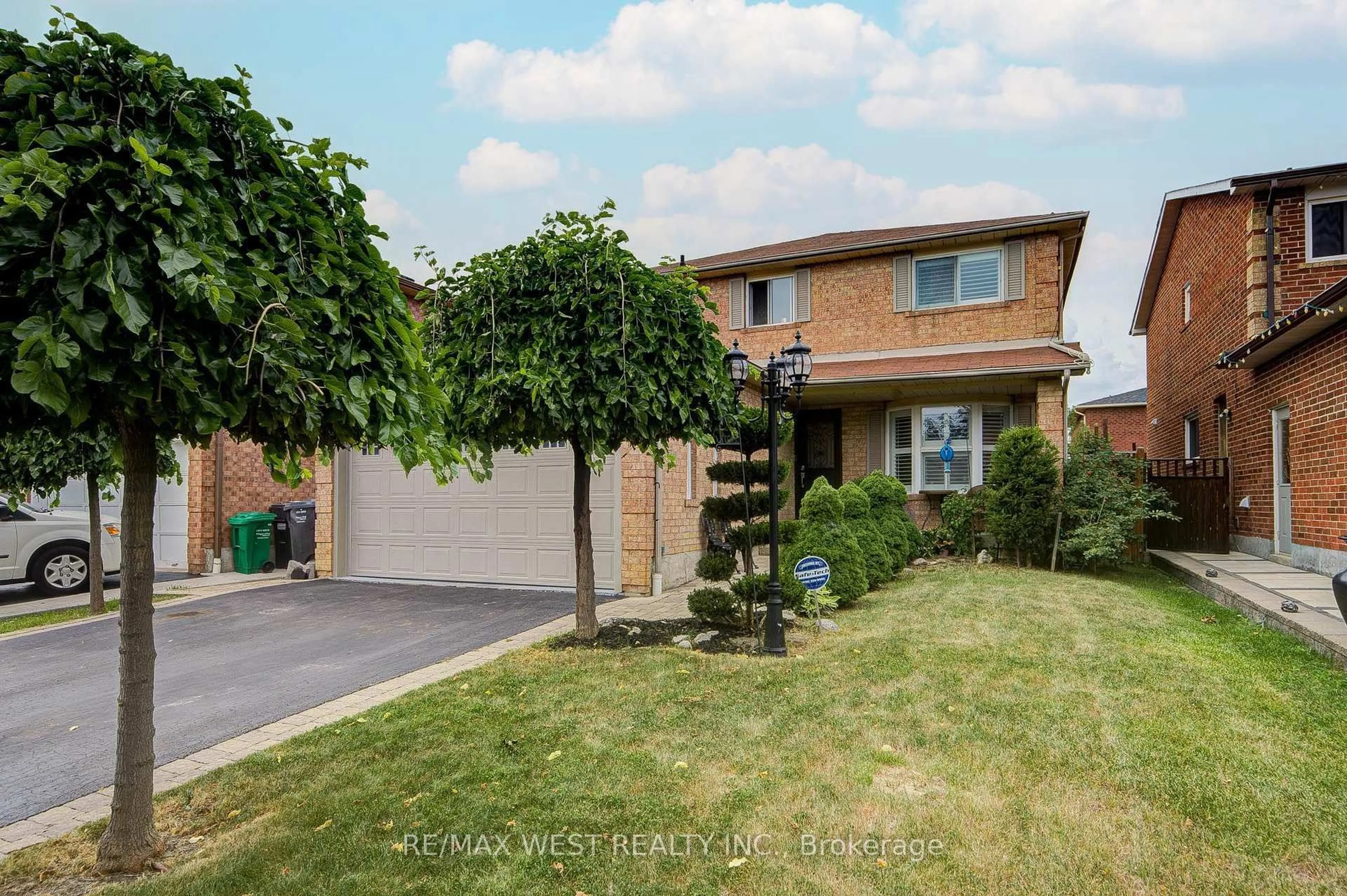 Unknown for 8 Ballycastle Cres, Brampton Ontario L6Z 2V5