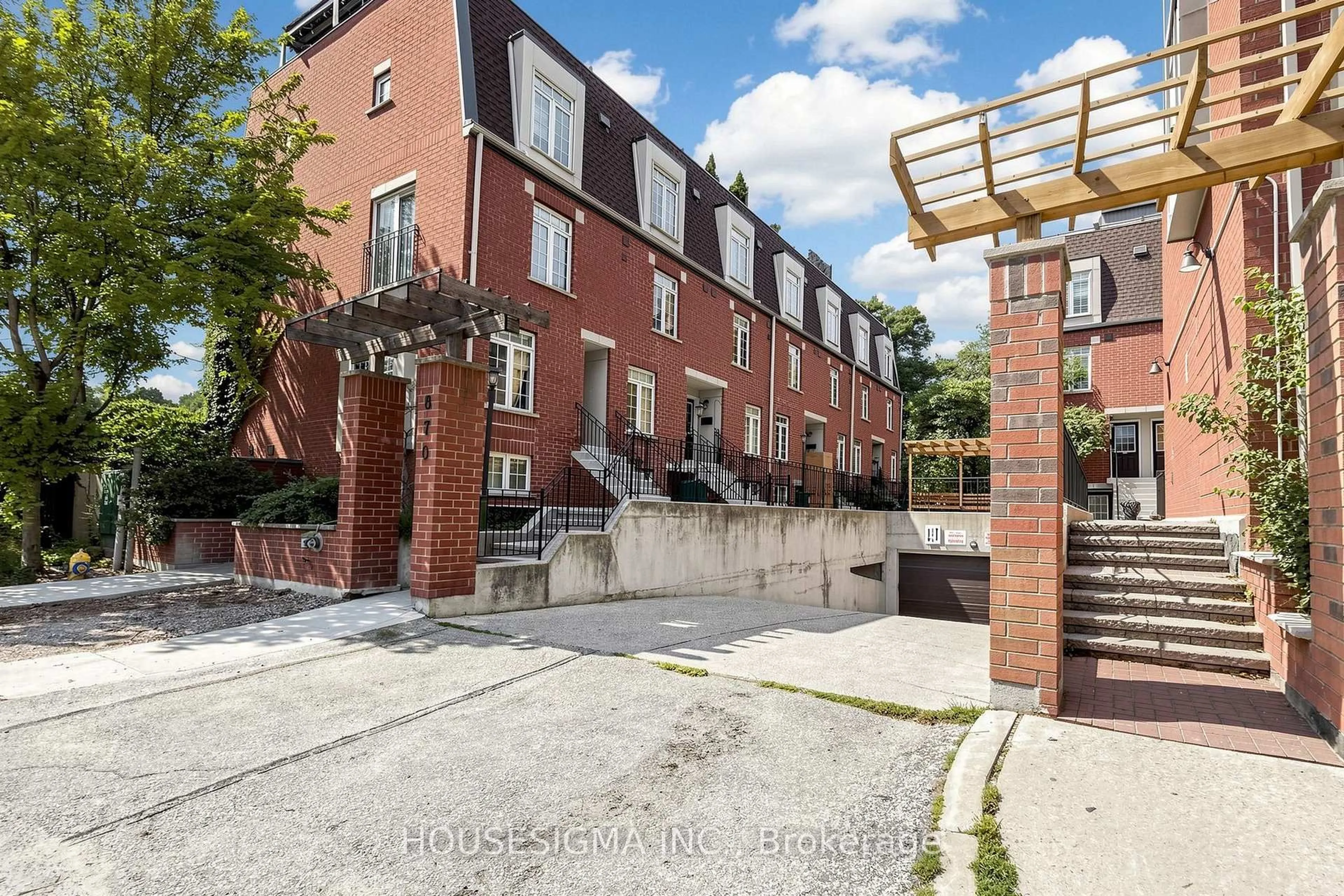 Patio, street for 870 Jane St #106, Toronto Ontario M6N 4C2