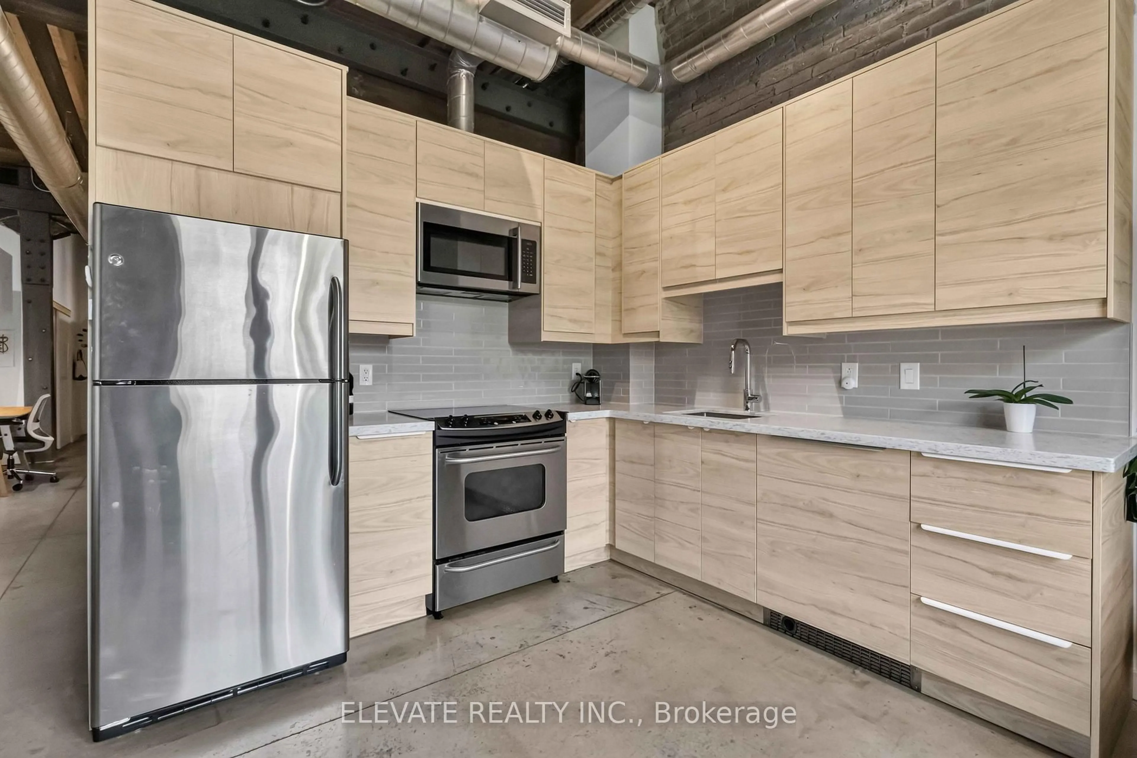 Standard kitchen, unknown for 363 Sorauren Ave #312, Toronto Ontario M6R 3C1