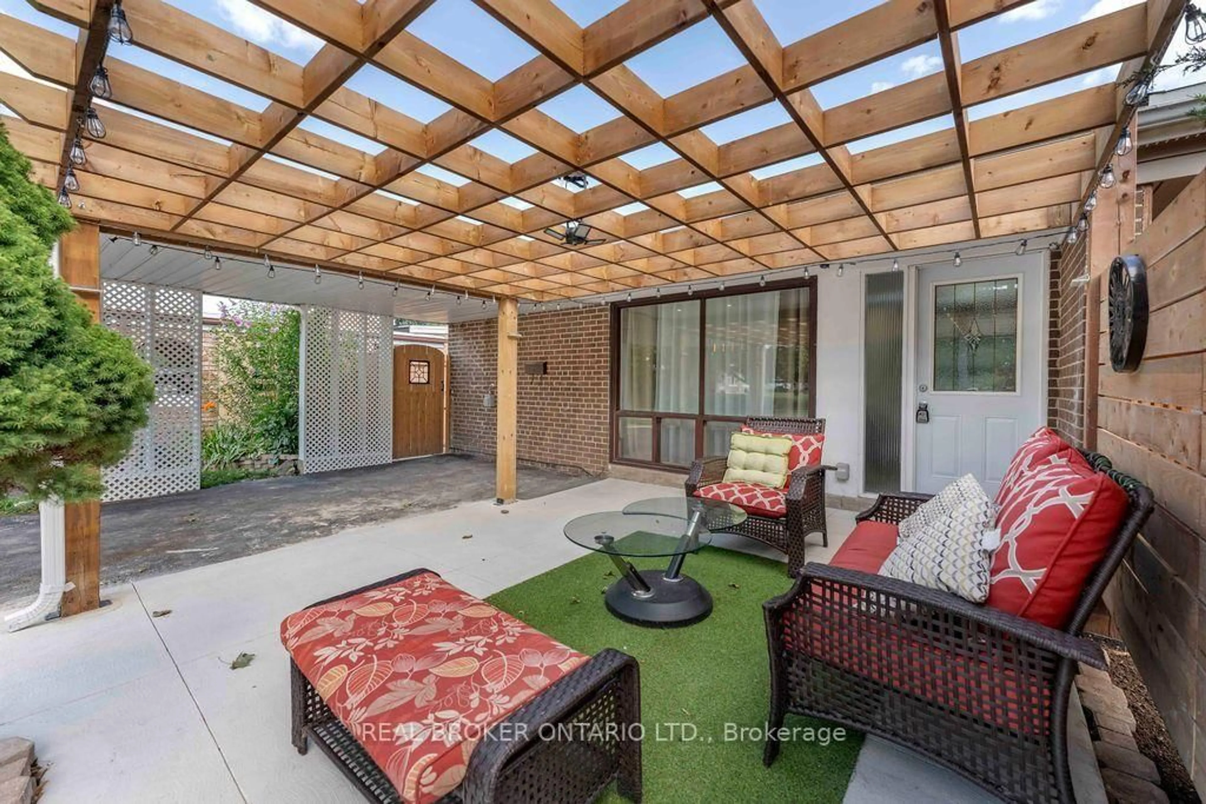 Patio, street for 1412 Seaview Dr, Mississauga Ontario L5J 1X5