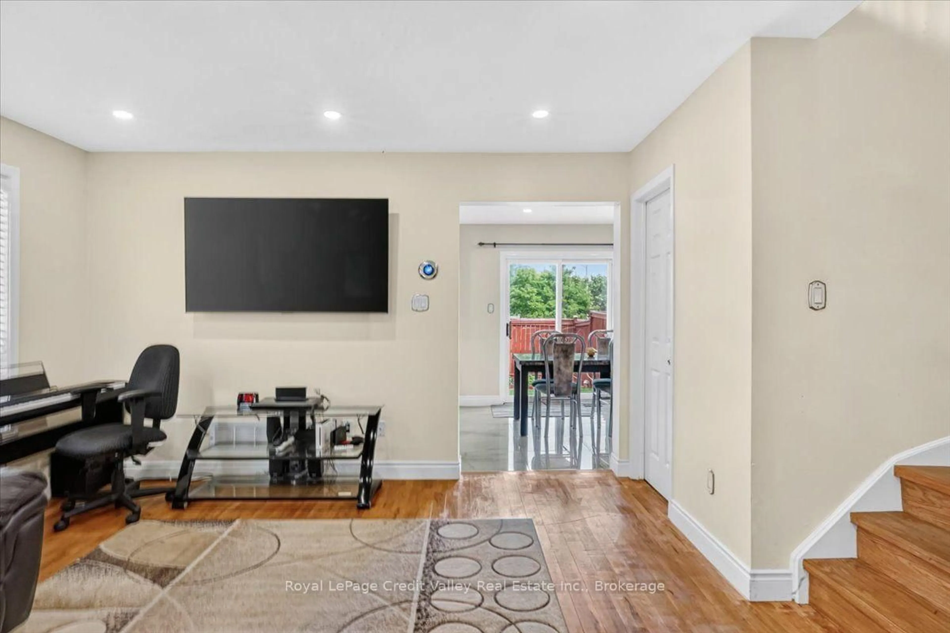 Home theater for 43 Coppermill Dr, Brampton Ontario L7A 1N1