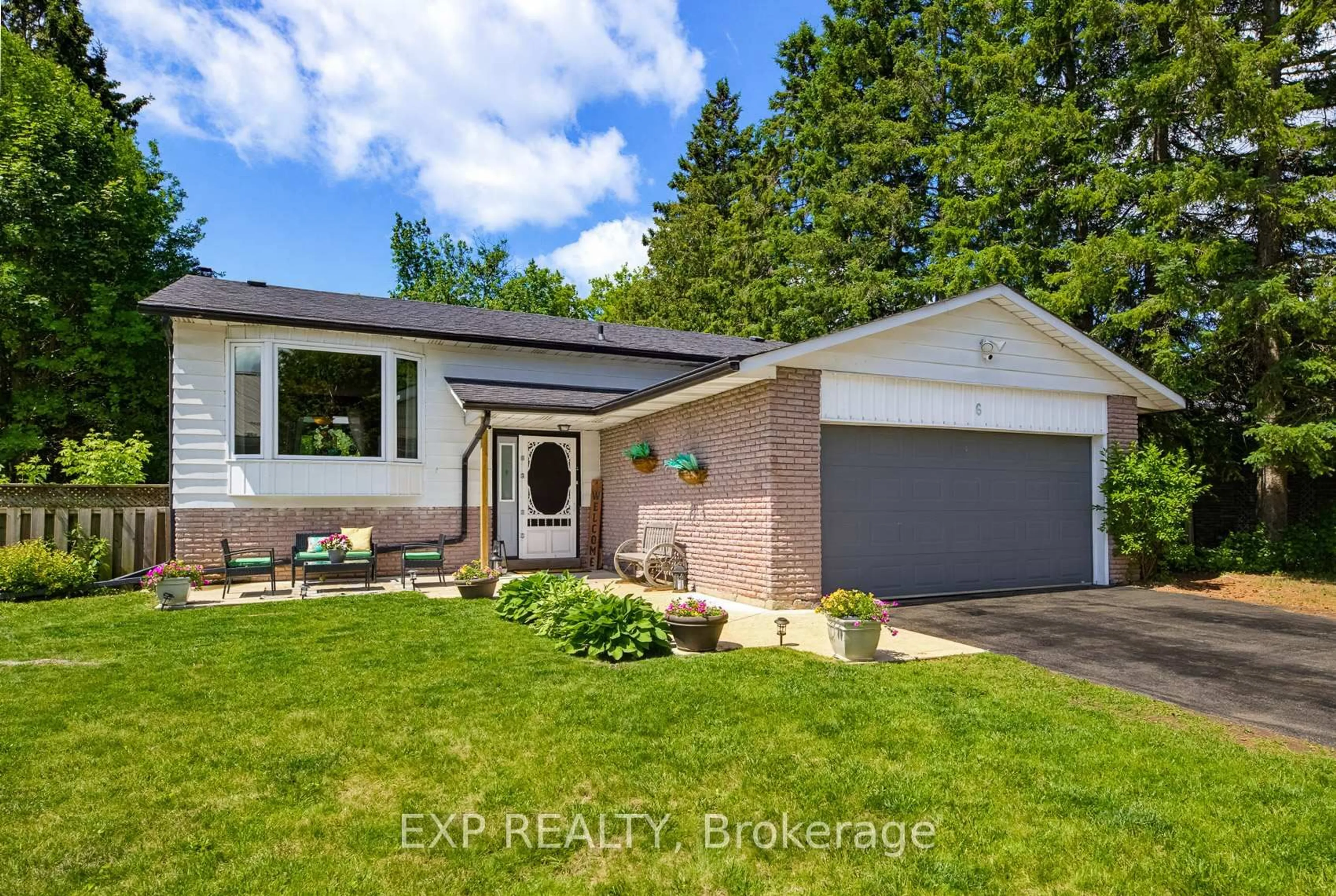 Home with brick exterior material, street for 6 Palace St, Caledon Ontario L7K 0A2