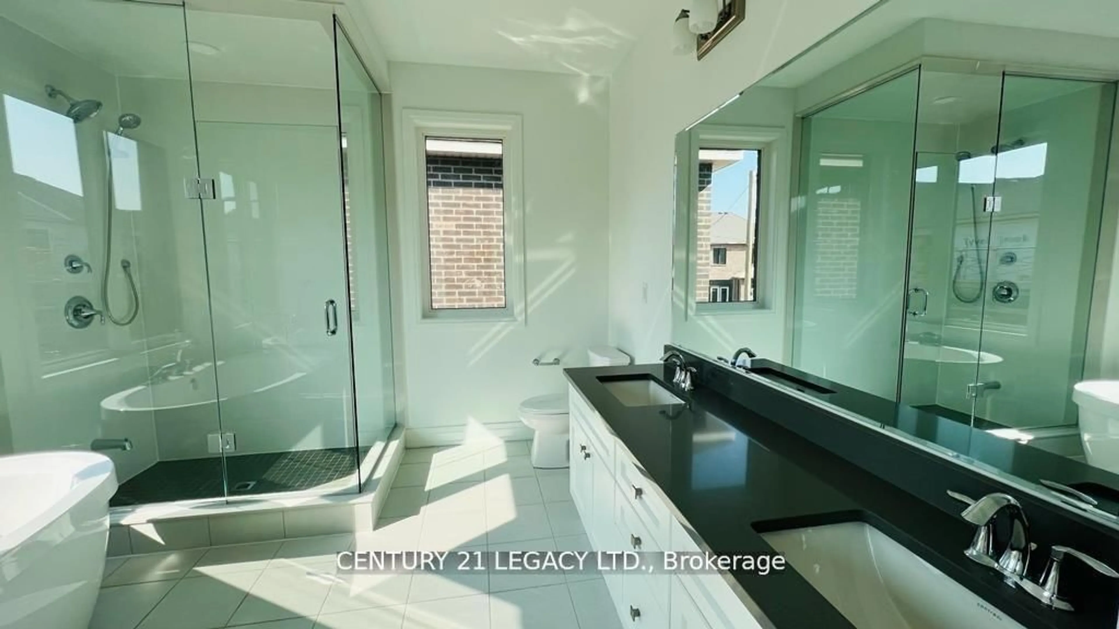 Contemporary bathroom, ceramic/tile floor for 1353 Ripplewood Ave, Oakville Ontario L6M 5P1