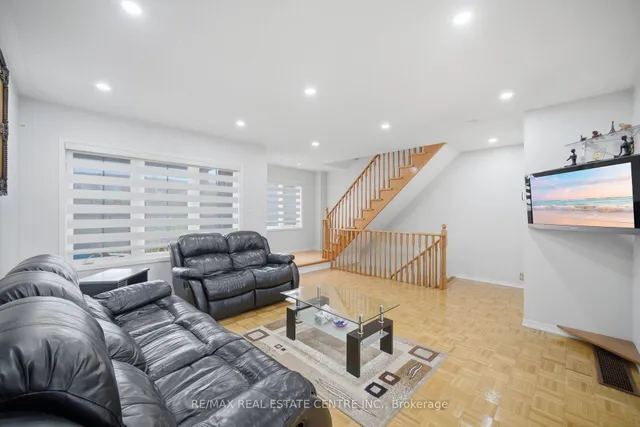 375 Cook Rd #61, Toronto 5
