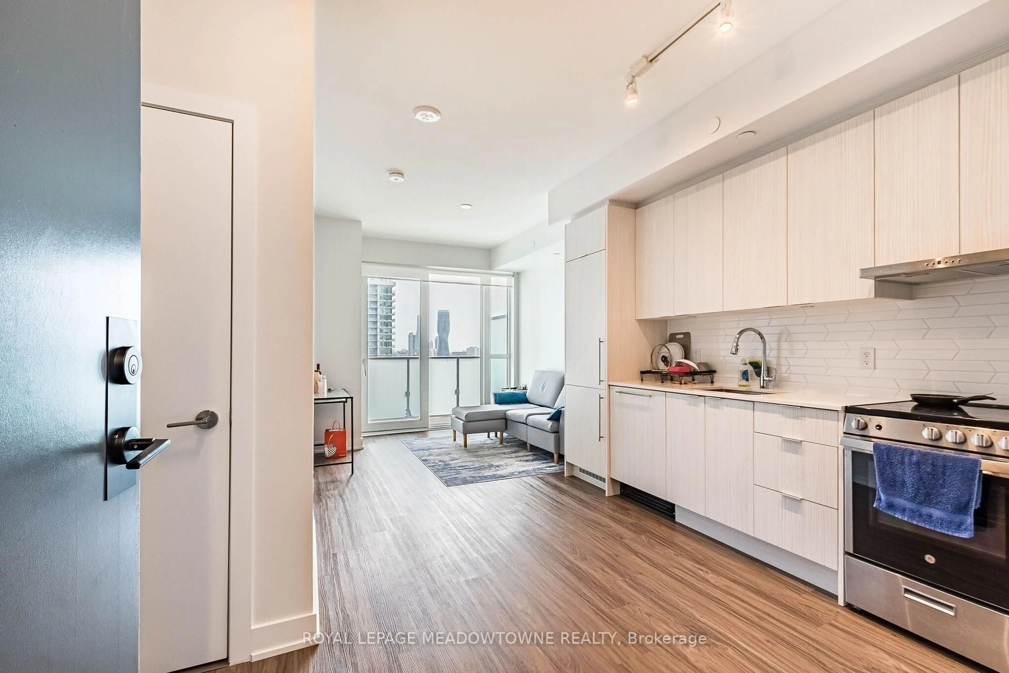 Open concept kitchen, unknown for 430 Square One Dr #1202, Mississauga Ontario L5B 0L6