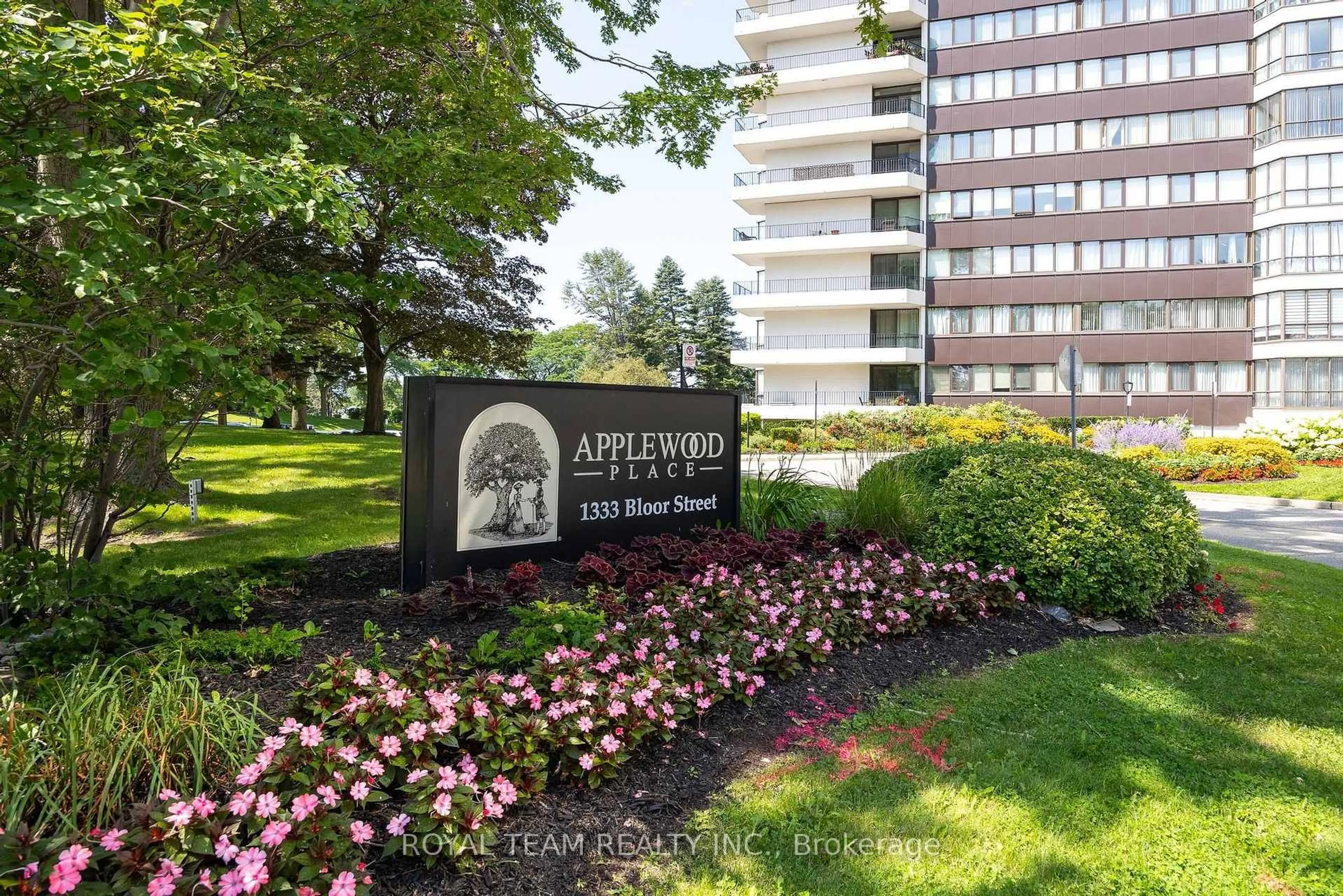 Unknown for 1333 Bloor St #2004, Mississauga Ontario L4Y 3T6