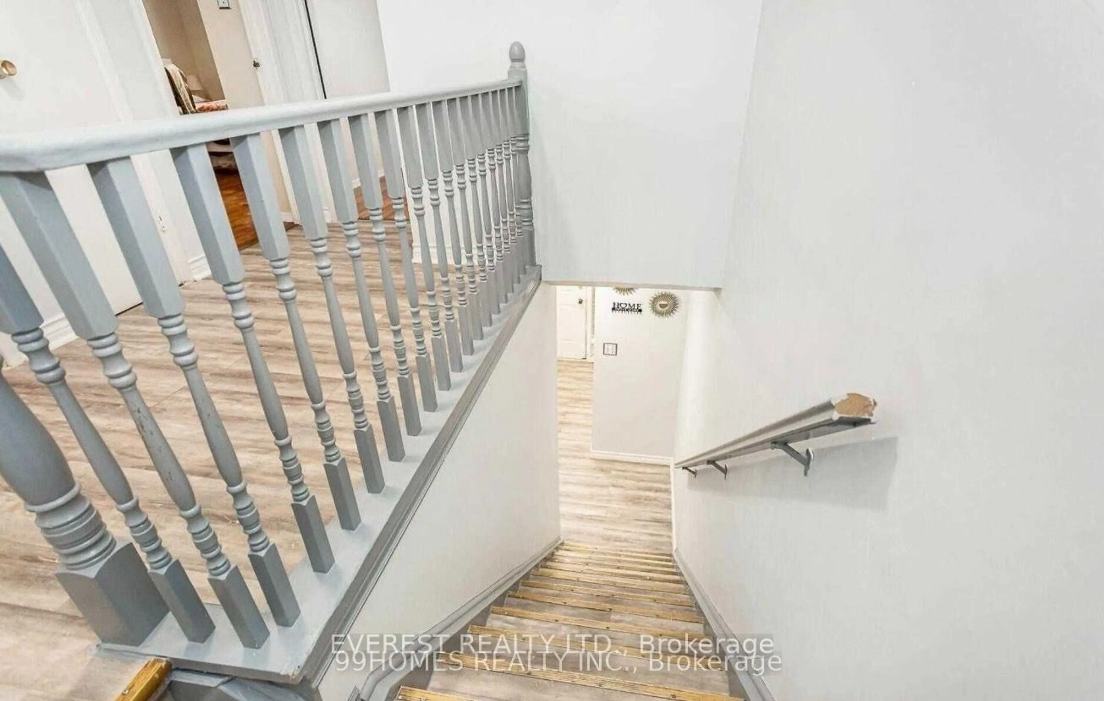 Unknown for 7549 Catalpa Rd, Mississauga Ontario L4T 2T2