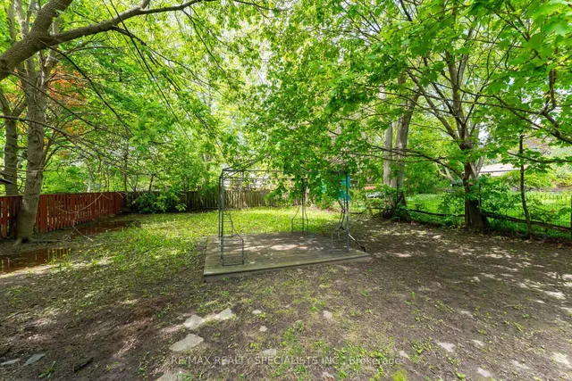 4 Elton Cres, Toronto 5