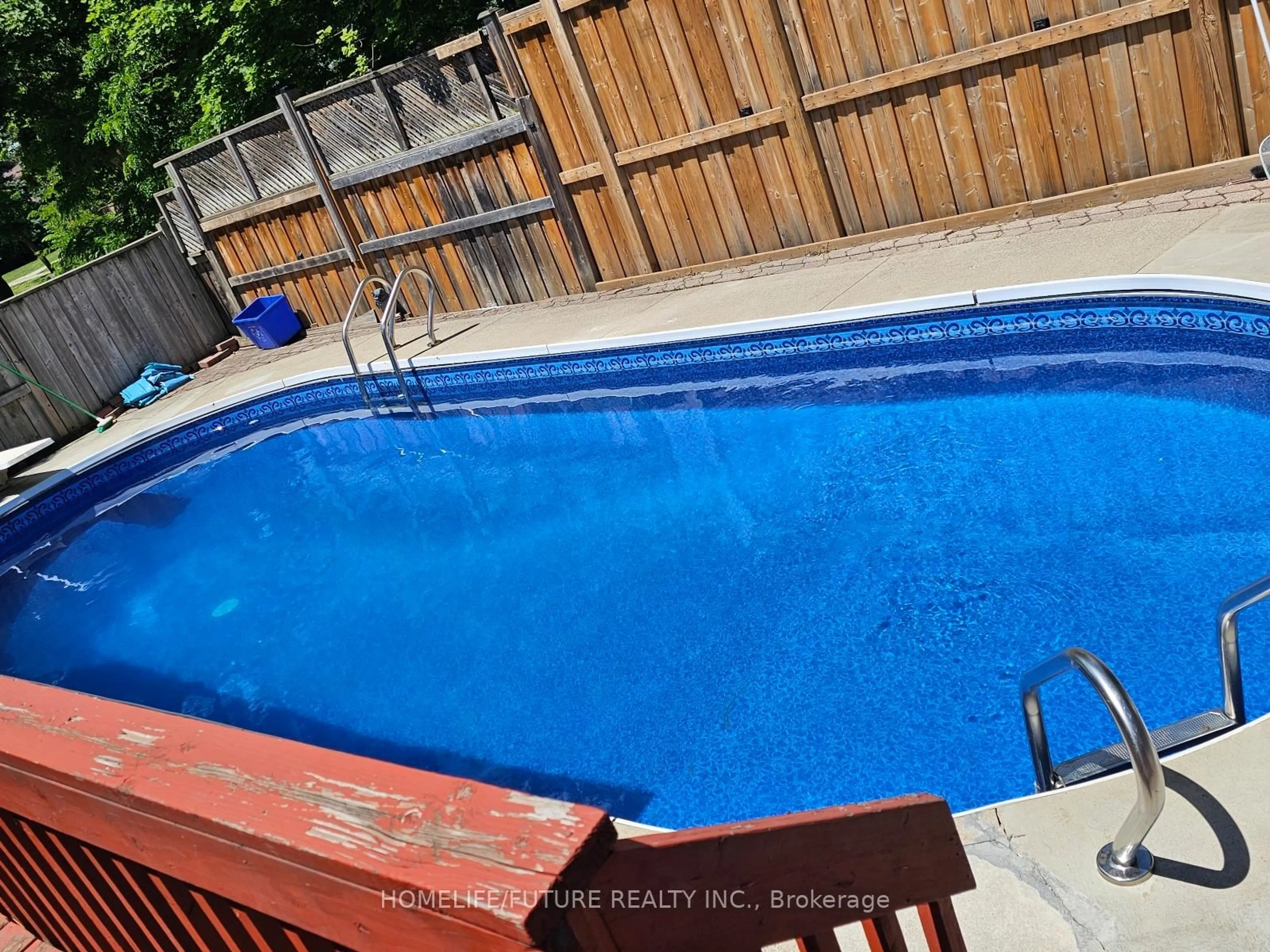 Pool for 6 Cousins Crt, Brampton Ontario L6Y 3K6