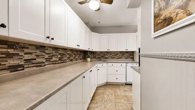 85 Emmett Ave #1811, Toronto 4