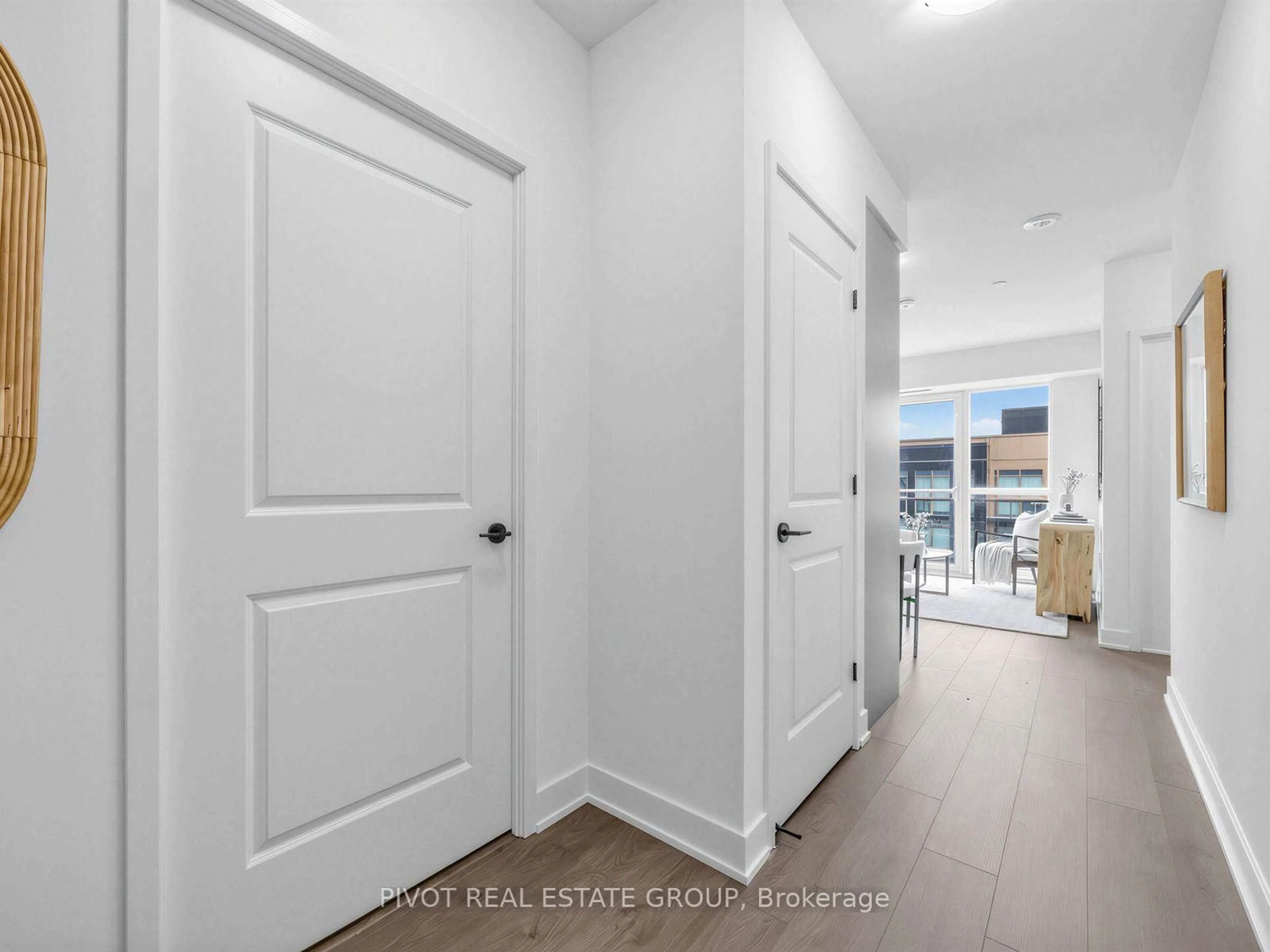 Indoor entryway for 2333 Khalsa Gate #802, Oakville Ontario L6M 0X7