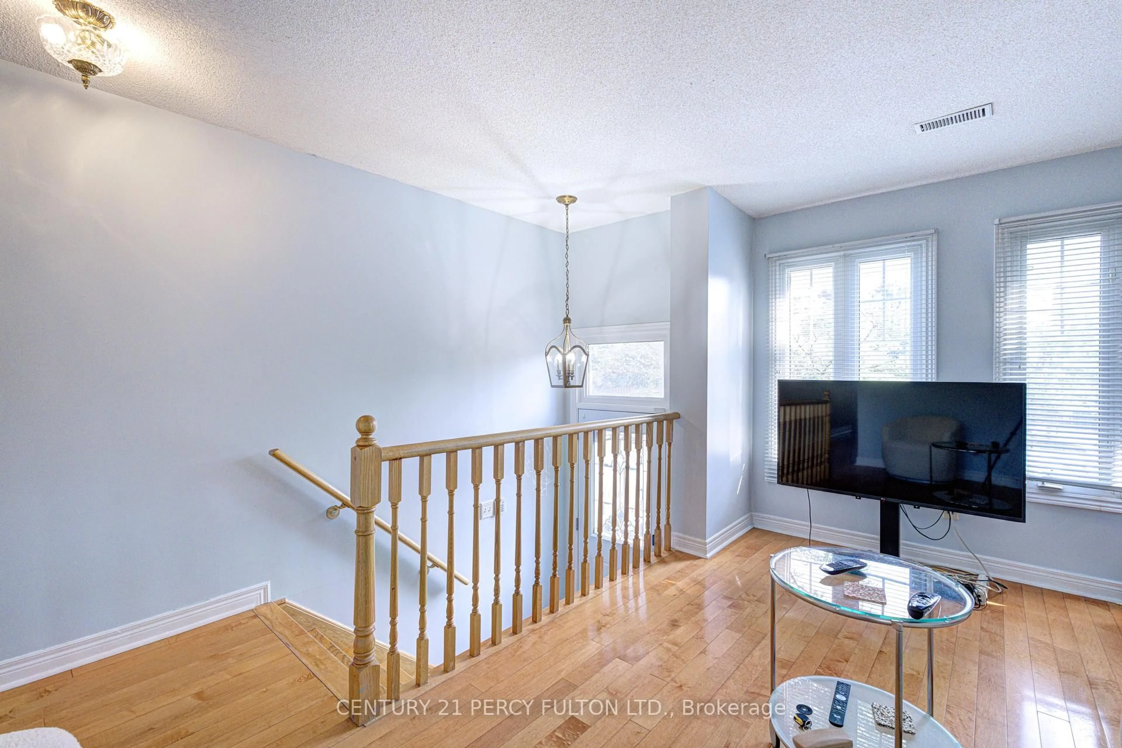 Unknown for 800 Dundas St #17, Mississauga Ontario L5C 4S8