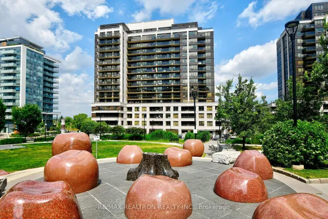 1 De Boers Dr #814, Toronto 4