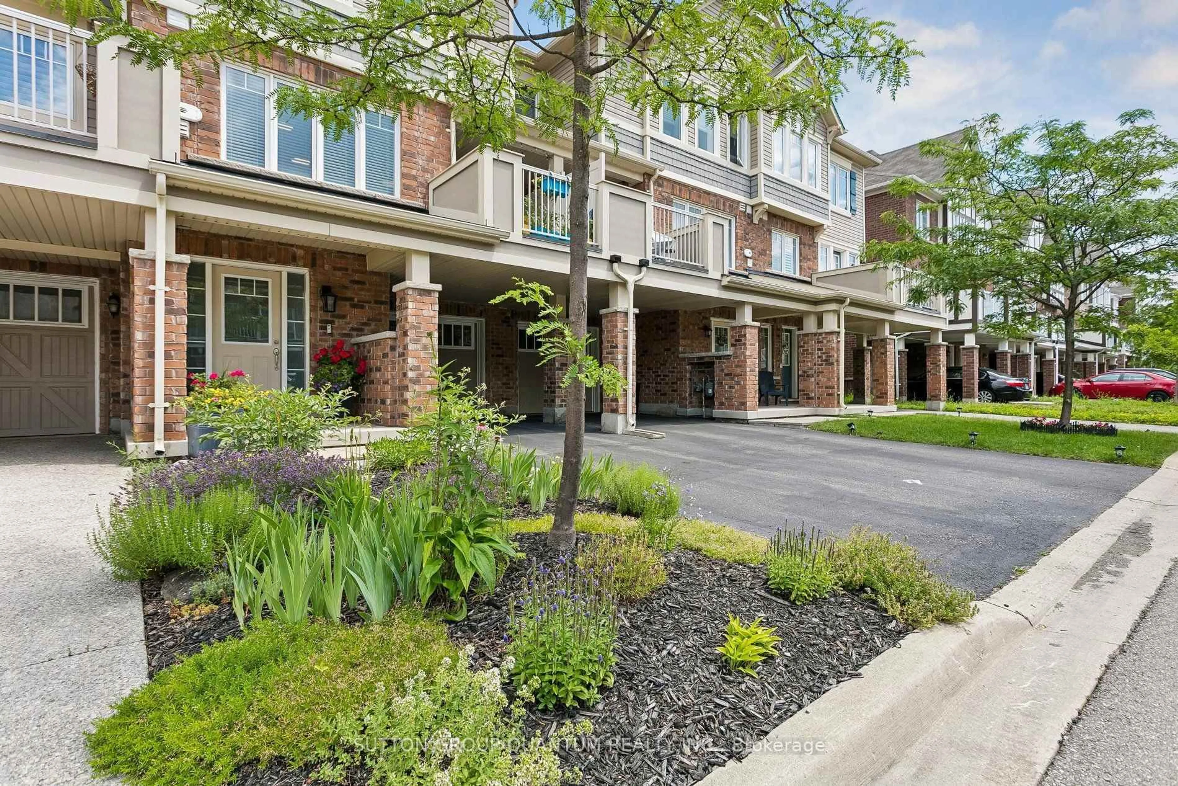 Patio, street for 1571 Leblanc Crt, Milton Ontario L9E 0A3
