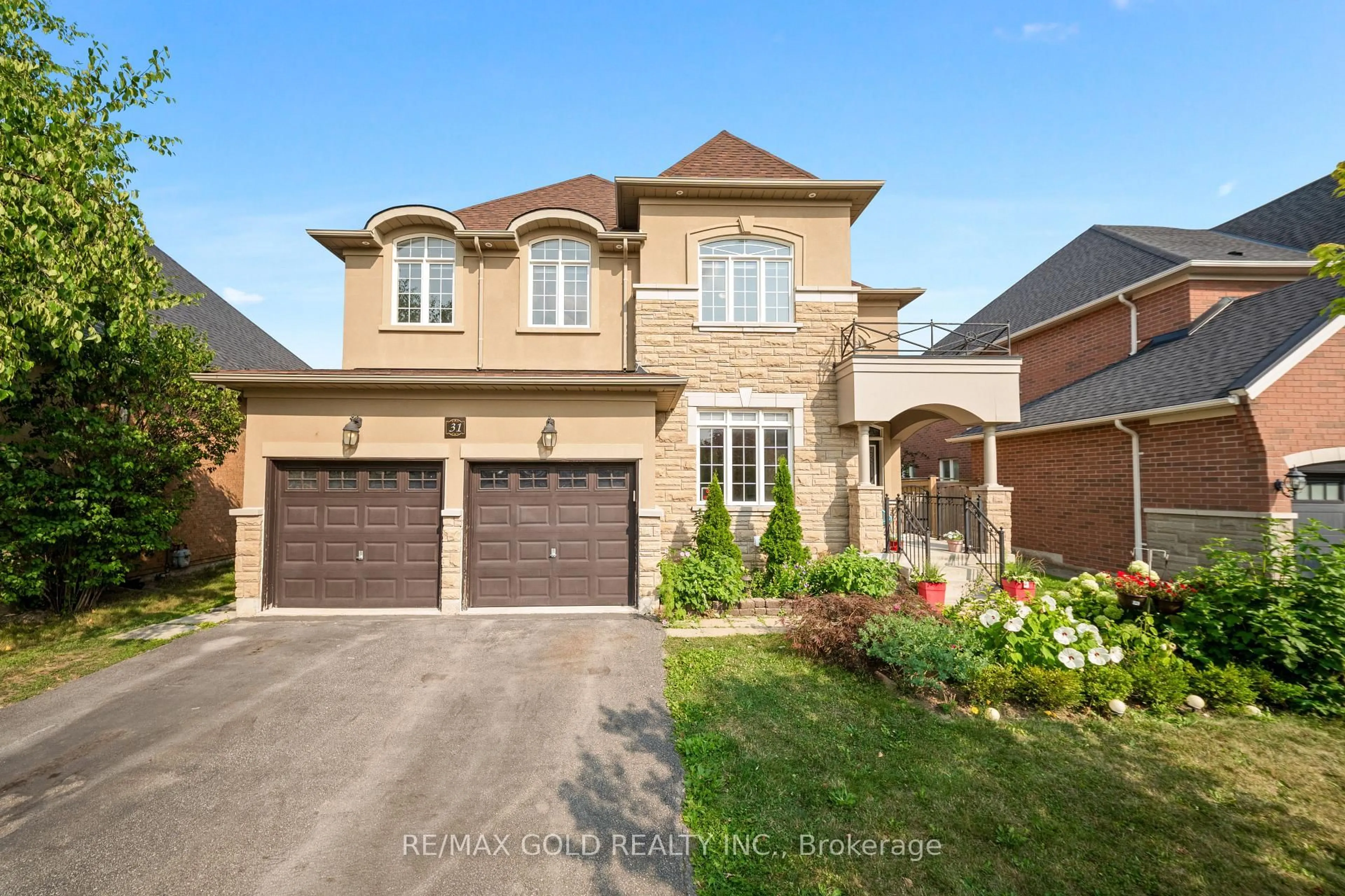 Home with brick exterior material, street for 31 Fontainebleu Rd, Brampton Ontario L6P 1Z1