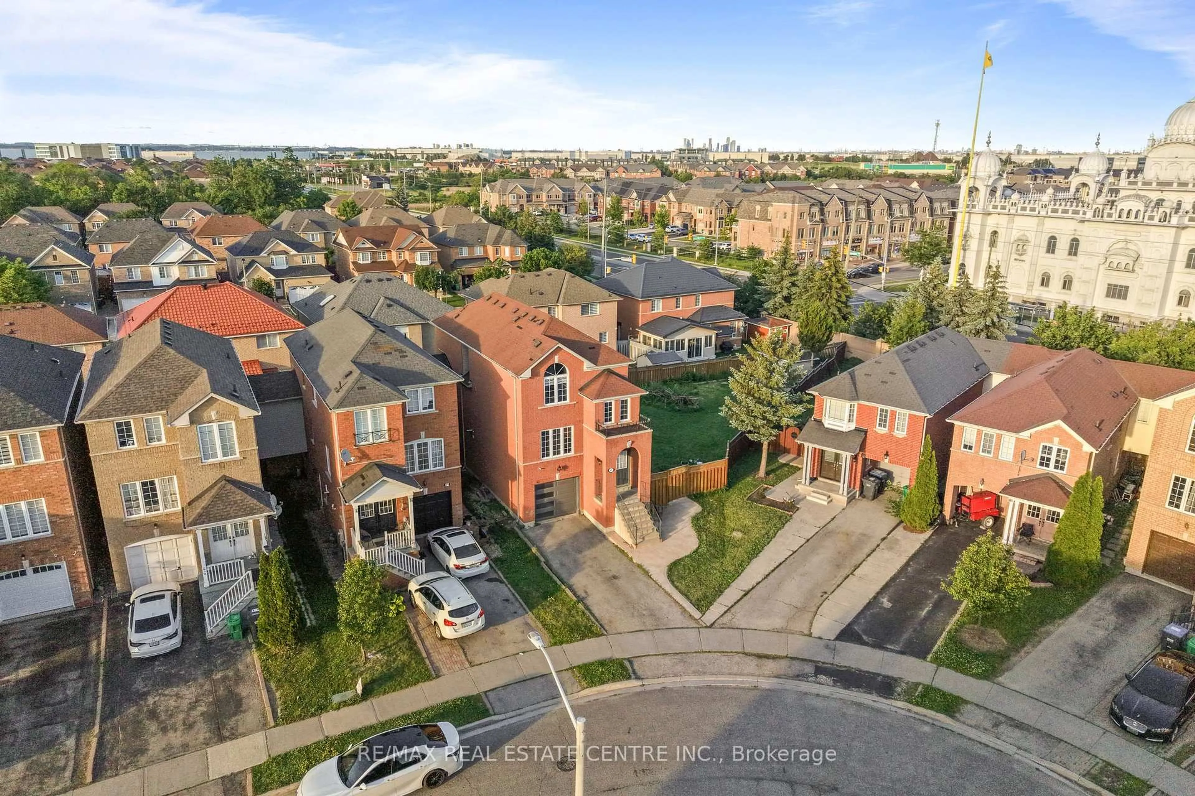 A pic from outside/outdoor area/front of a property/back of a property/a pic from drone, city buildings view from balcony for 42 Domenico Cres, Brampton Ontario L6P 1H5