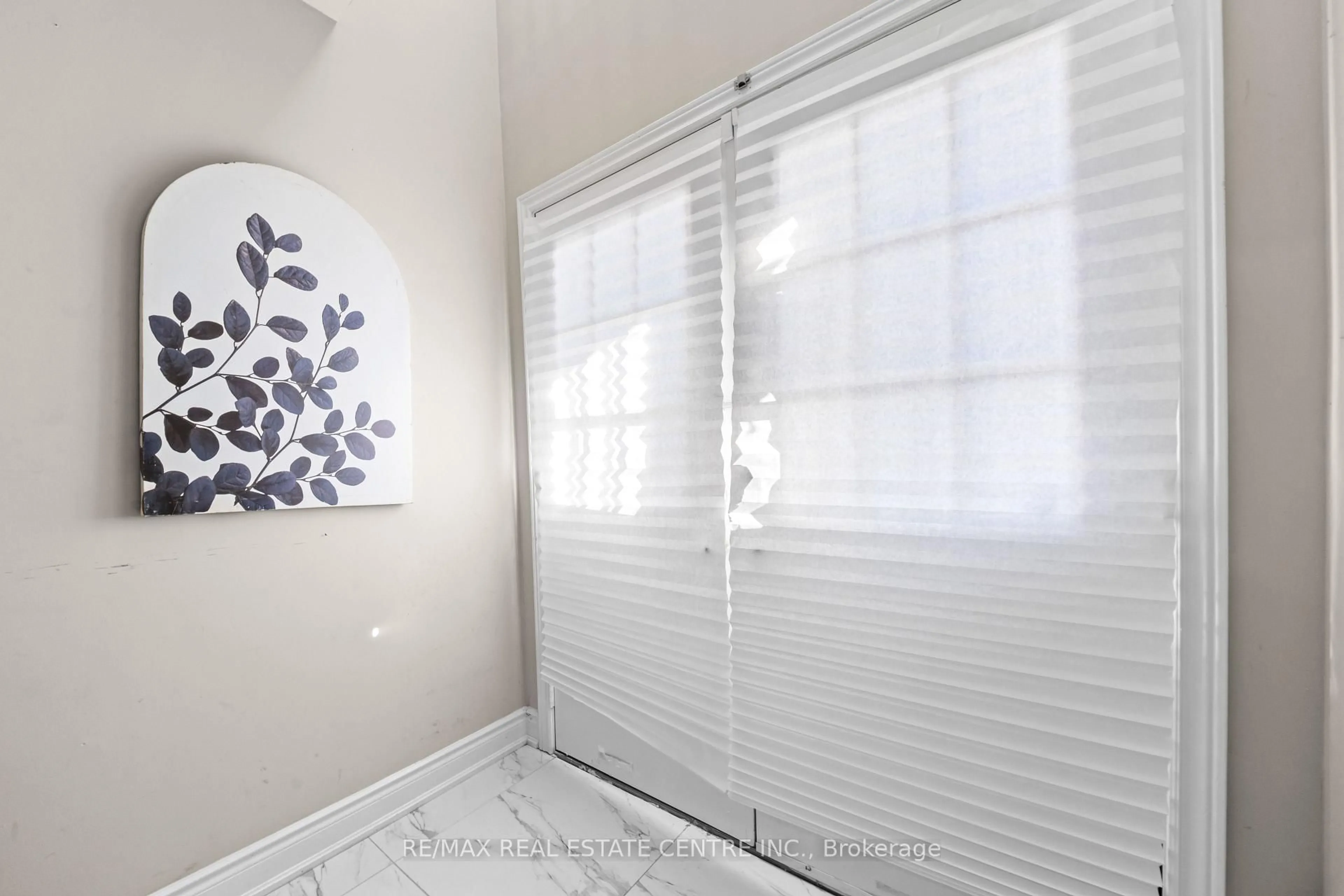 A pic of a room for 42 Domenico Cres, Brampton Ontario L6P 1H5