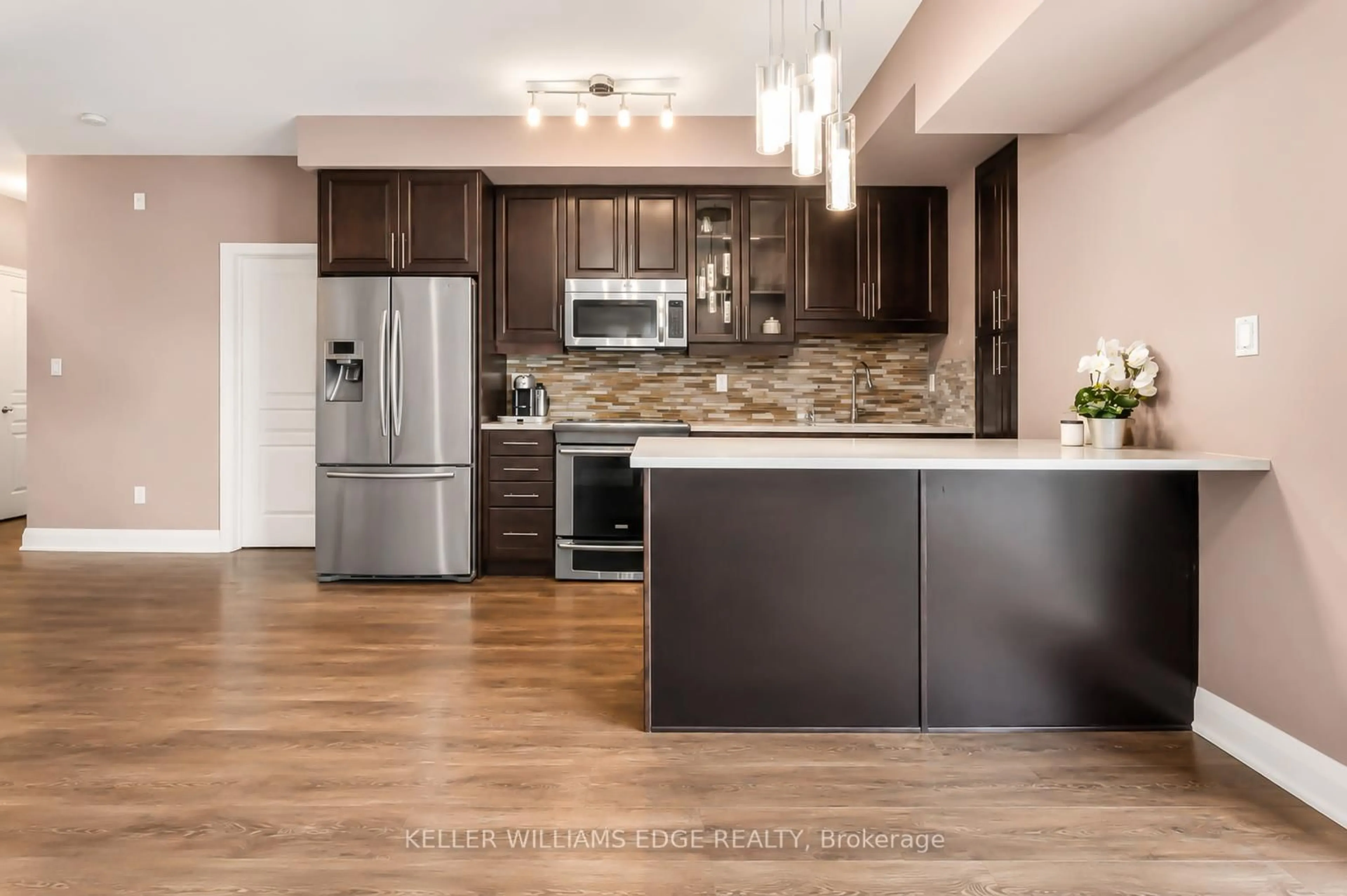 Open concept kitchen, unknown for 128 Garden Dr #413, Oakville Ontario L6K 0H7