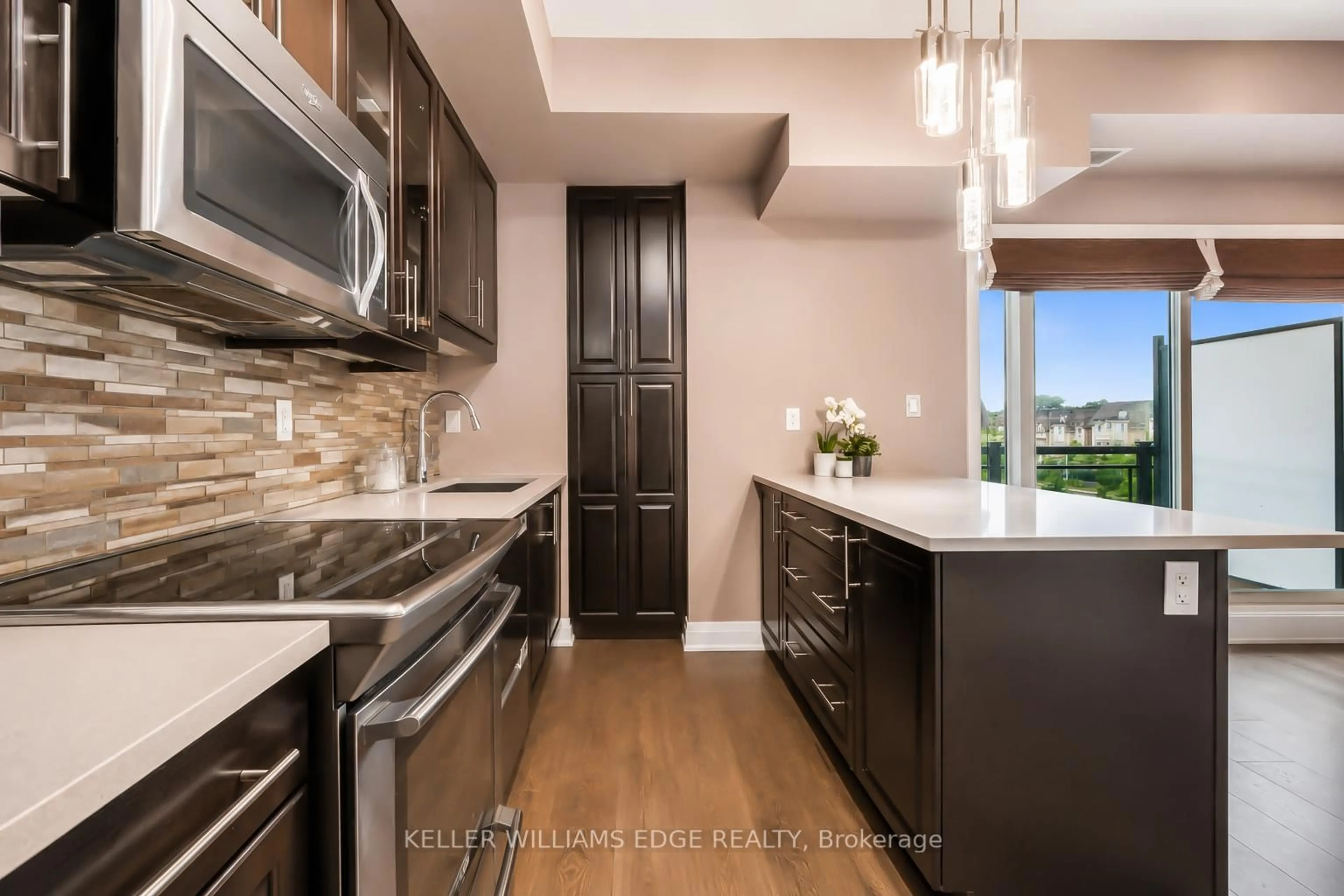 Contemporary kitchen, ceramic/tile floor for 128 Garden Dr #413, Oakville Ontario L6K 0H7