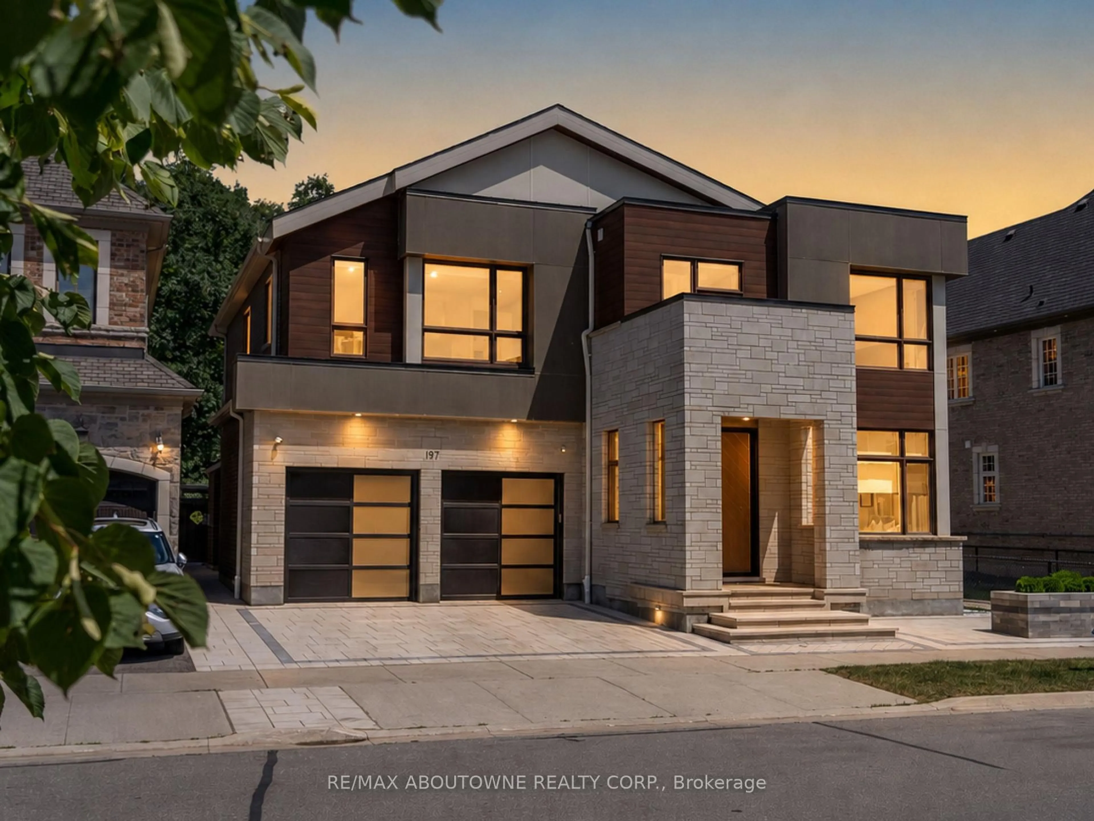 Home with brick exterior material, unknown for 197 Polly Dr, Oakville Ontario L6M 5K2