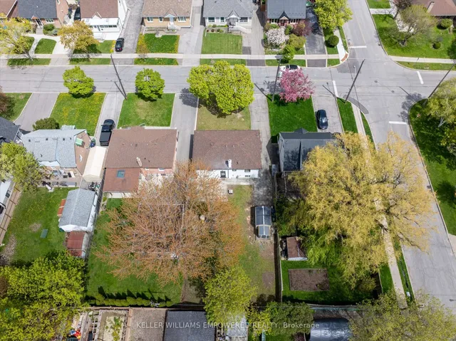 42 Deerhurst Ave, Toronto 3