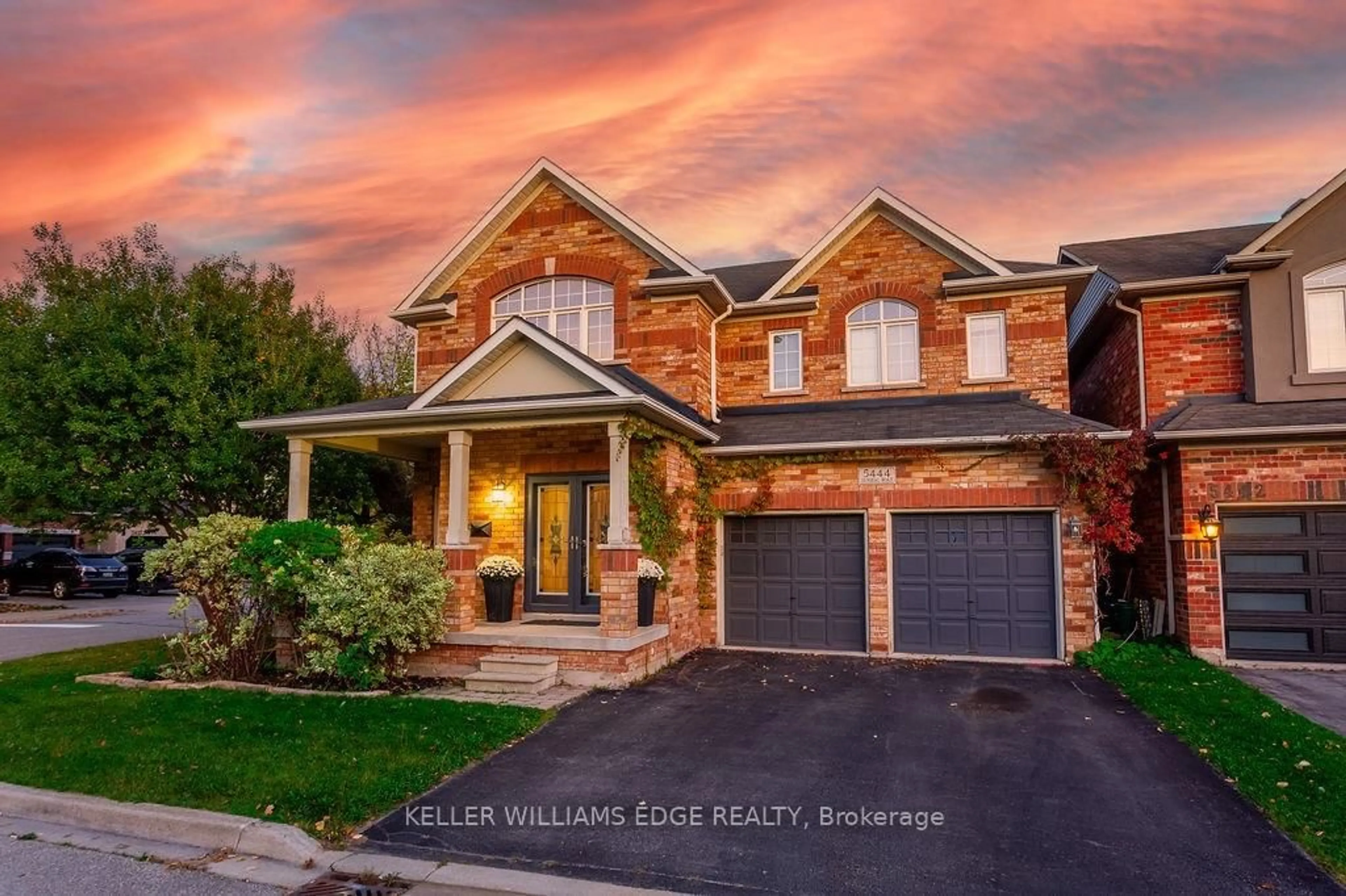 Home with brick exterior material, street for 5444 SUNDIAL Rd, Burlington Ontario L7L 7N1