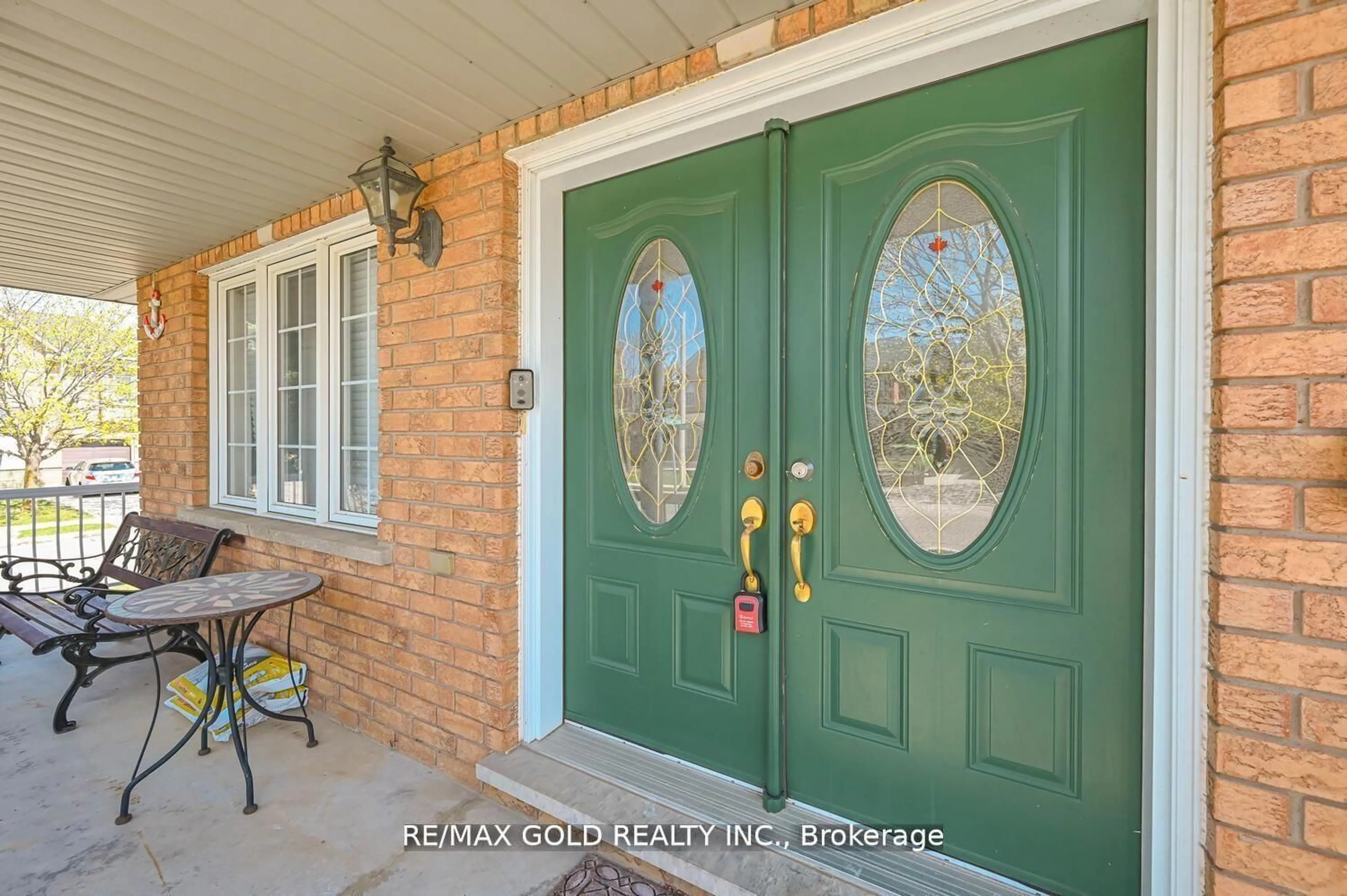 Indoor entryway for 156 Barleyfield Rd, Brampton Ontario L6R 2K3
