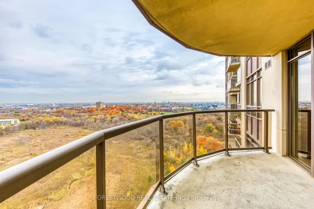 710 Humberwood Blvd #2002, Toronto 5