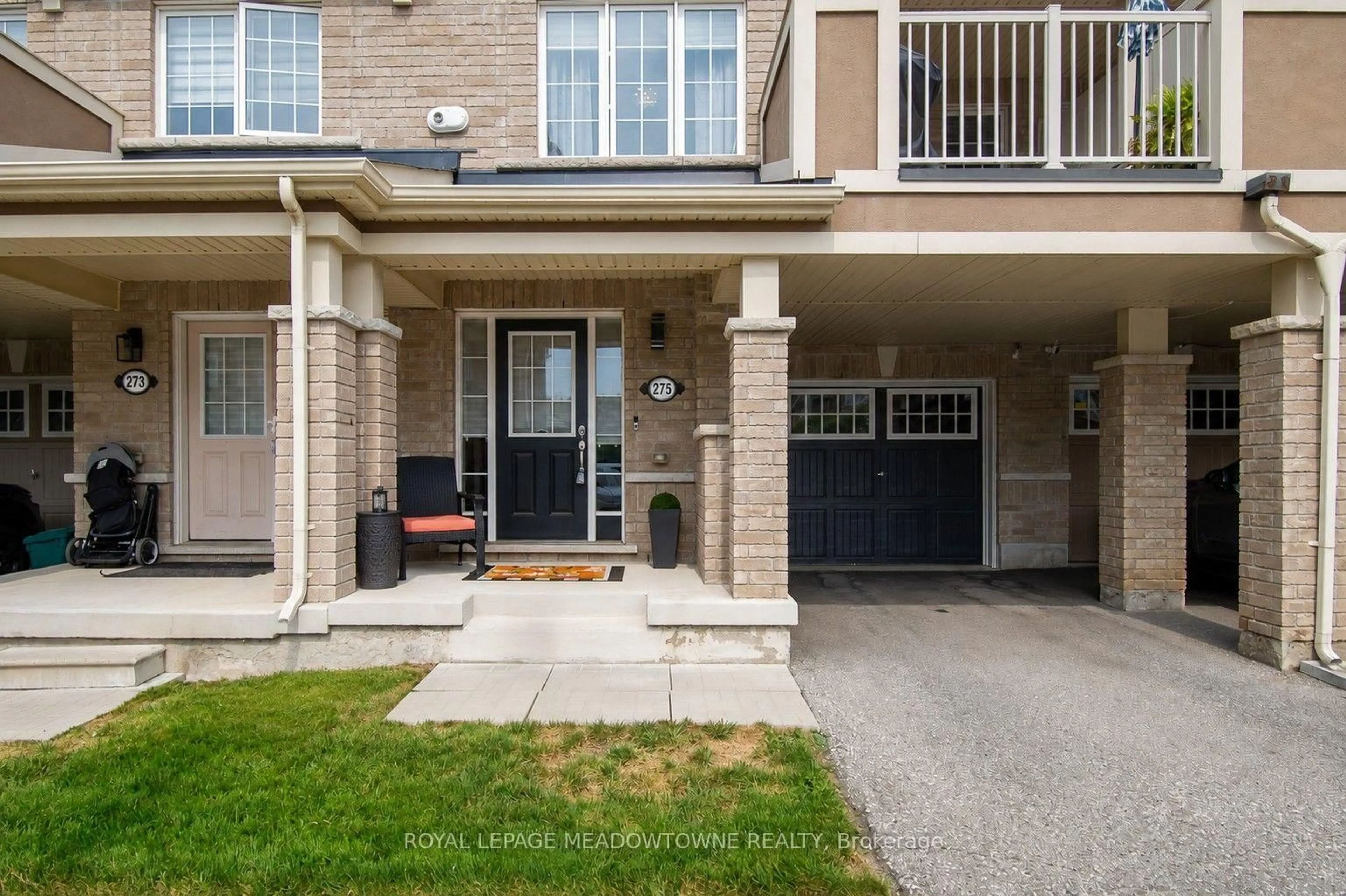 Unknown for 275 Eves Gate, Milton Ontario L9E 0A2