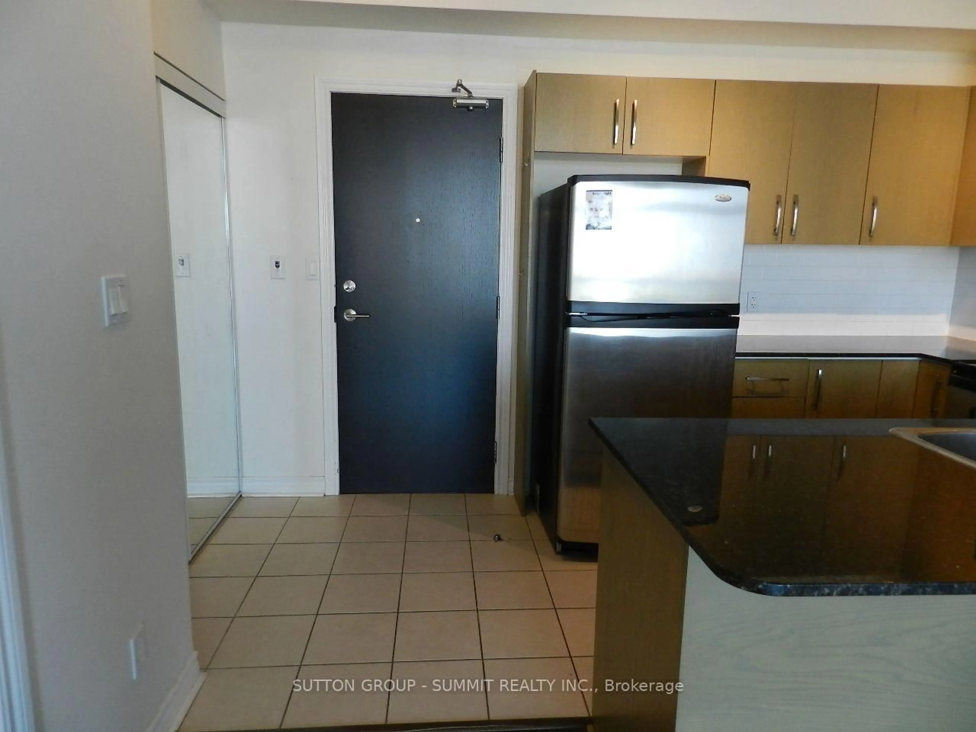 Standard kitchen, unknown for 3504 HURONTARIO St #1003, Mississauga Ontario L5B 1P2