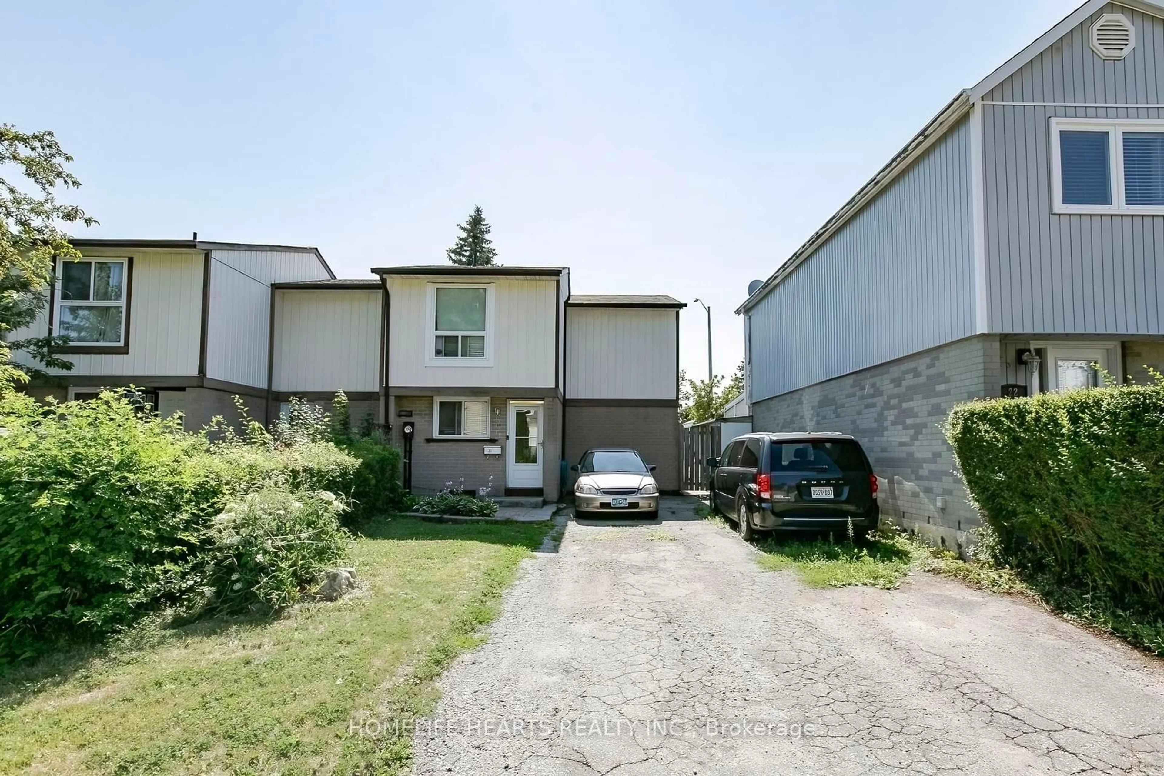 A pic from outside/outdoor area/front of a property/back of a property/a pic from drone, street for 21 Jackman Dr, Brampton Ontario L6S 2L7