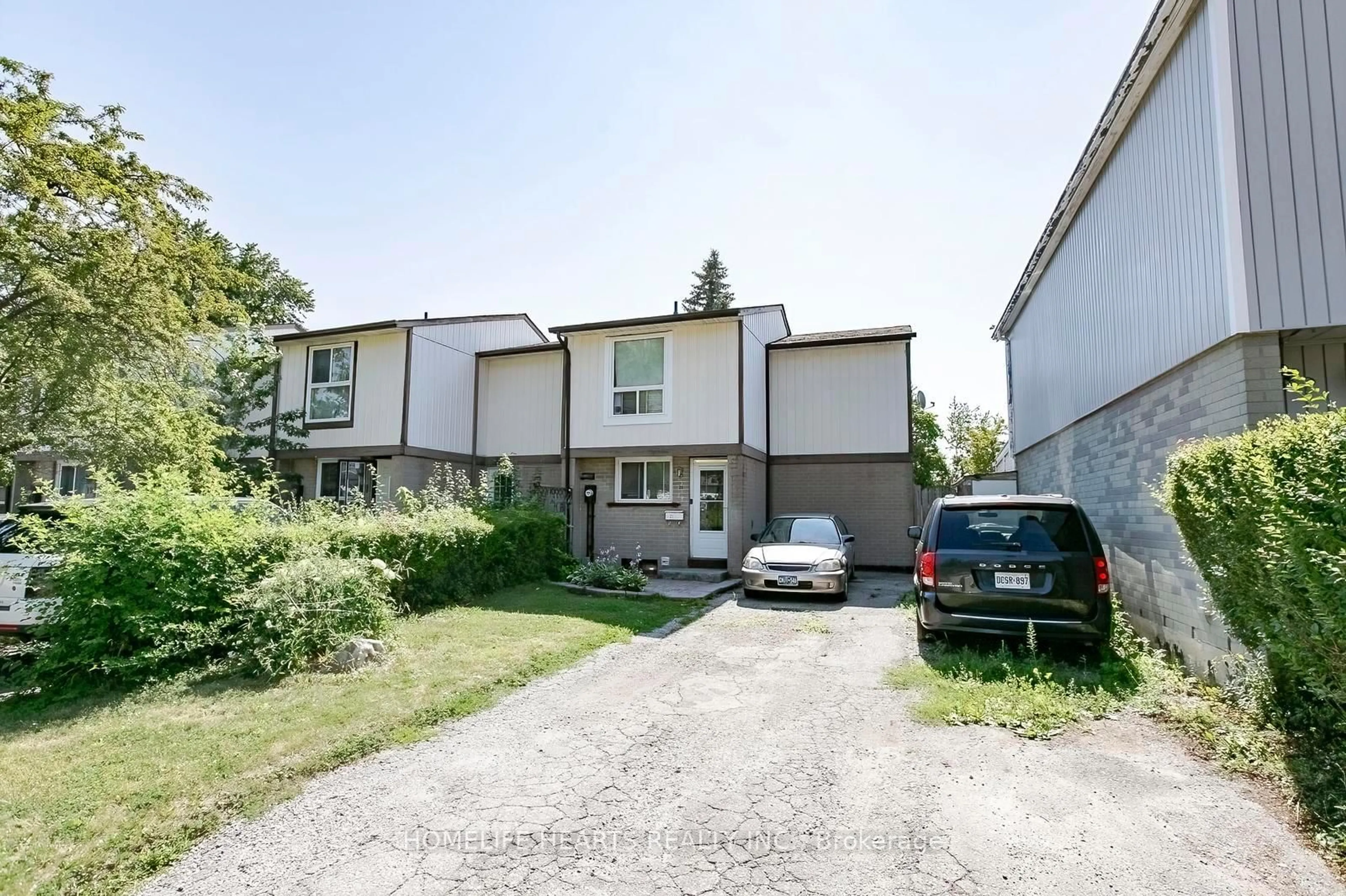A pic from outside/outdoor area/front of a property/back of a property/a pic from drone, street for 21 Jackman Dr, Brampton Ontario L6S 2L7