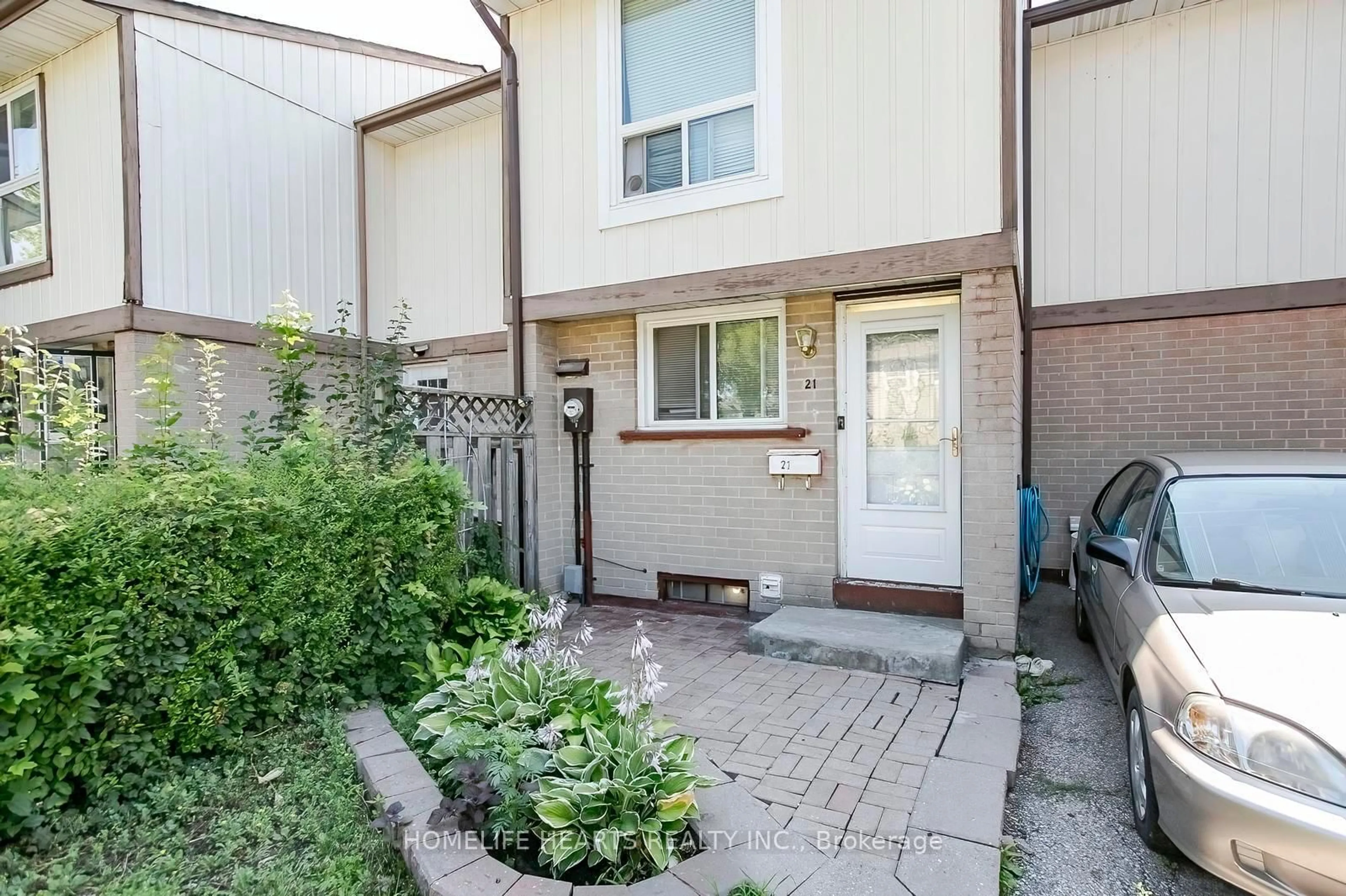 Patio, street for 21 Jackman Dr, Brampton Ontario L6S 2L7