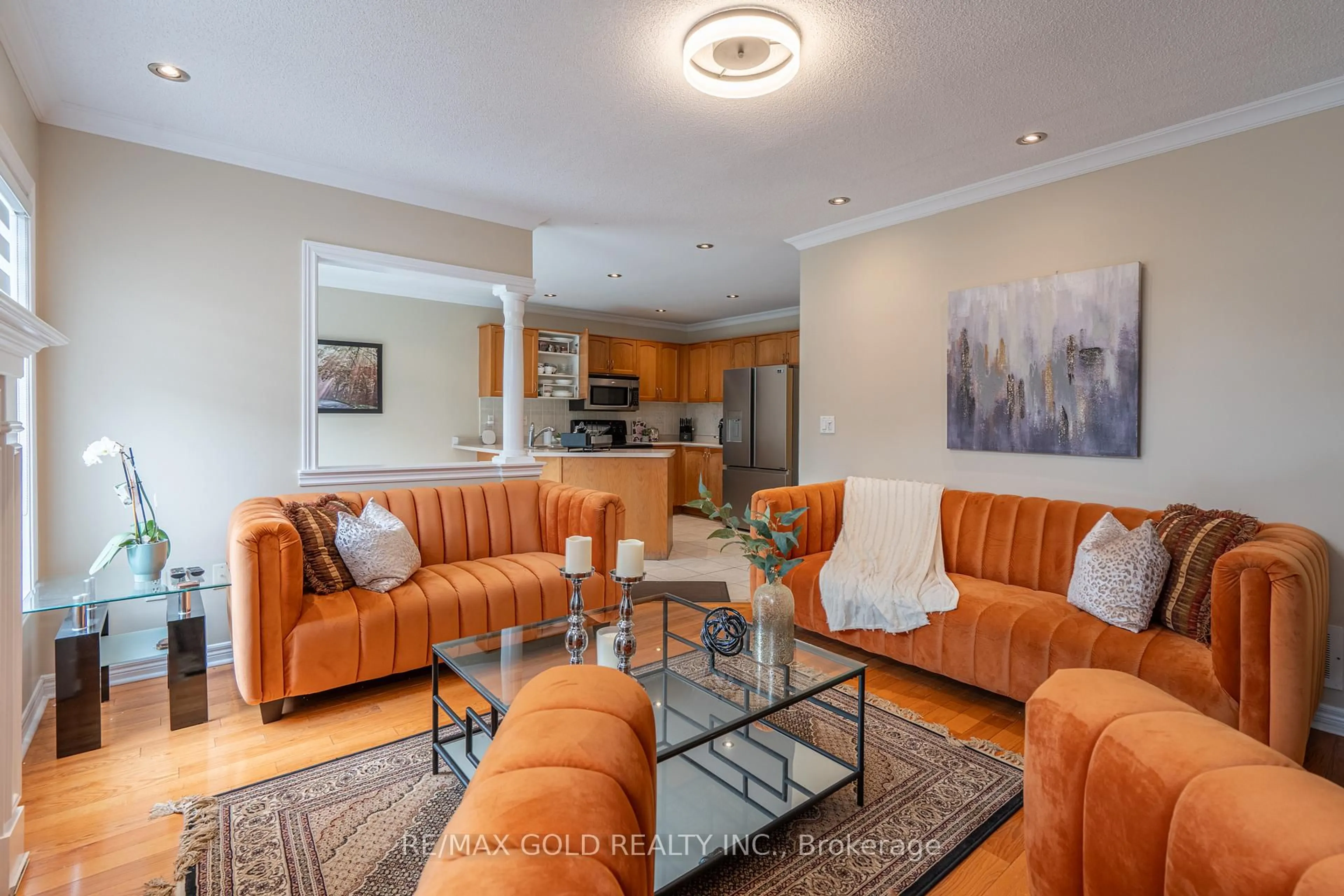 Living room with furniture, unknown for 409 Fernforest Dr, Brampton Ontario L6R 3B6