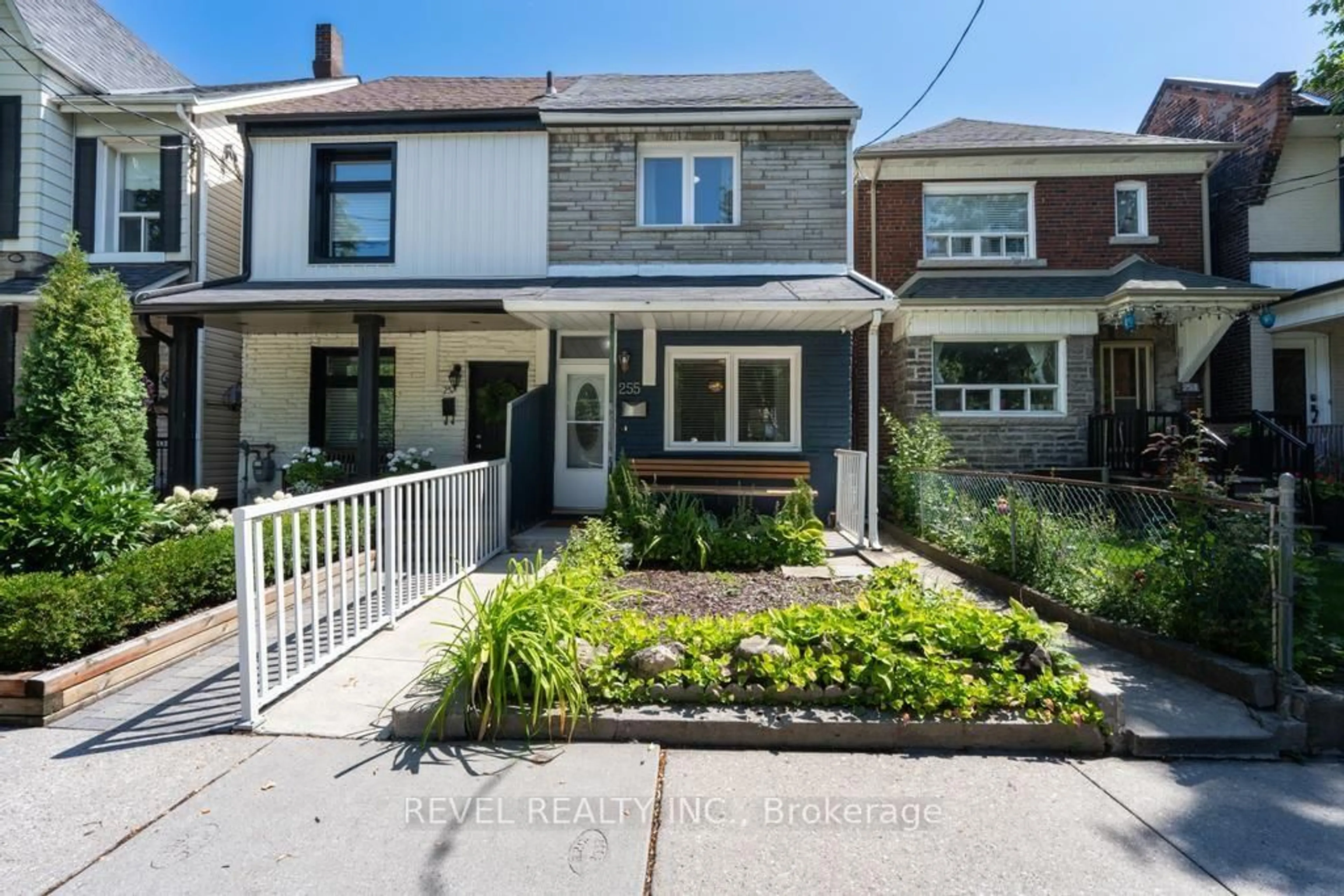 Home with brick exterior material, street for 255 Franklin Ave, Toronto Ontario M6P 3Z4