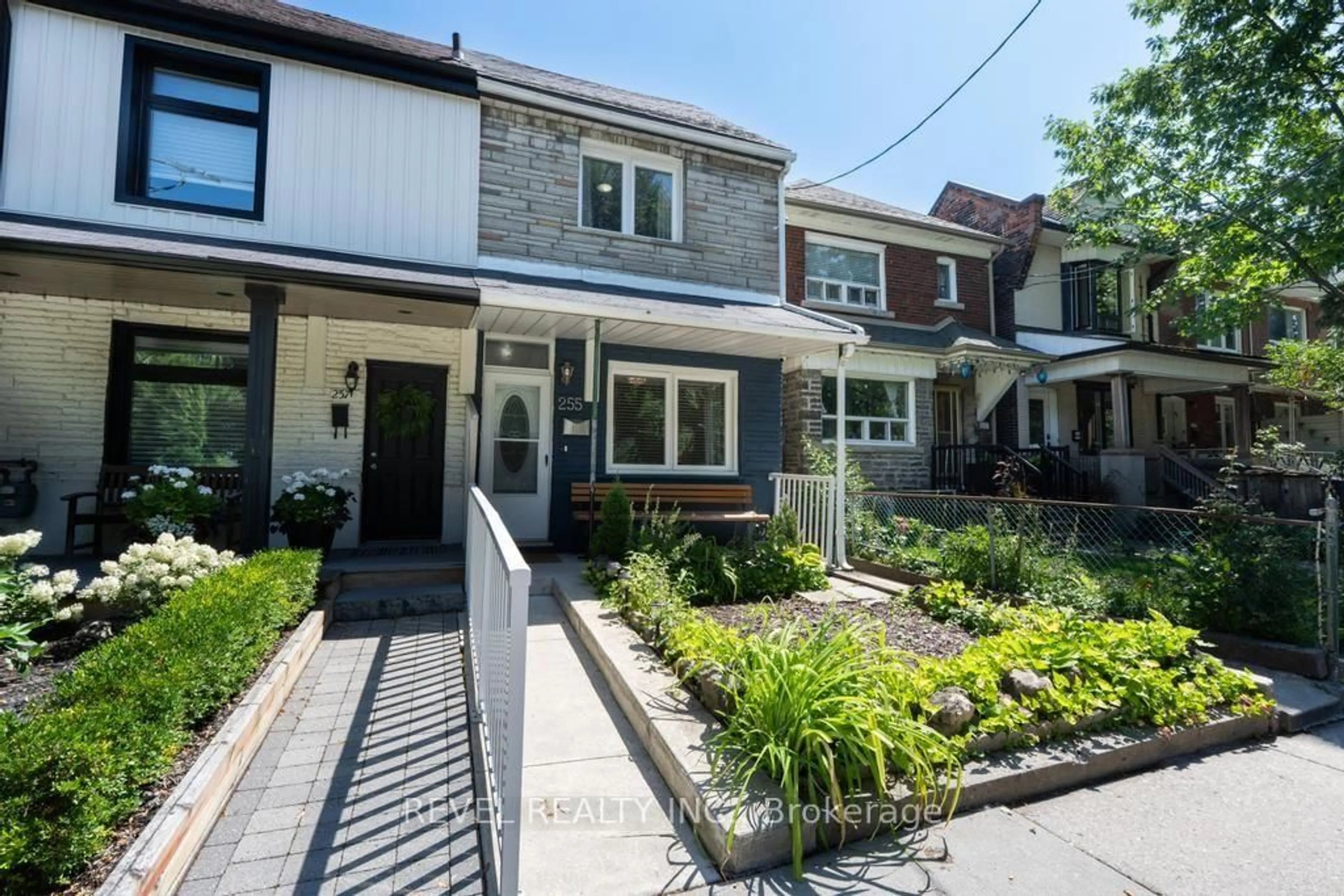 Home with brick exterior material, street for 255 Franklin Ave, Toronto Ontario M6P 3Z4