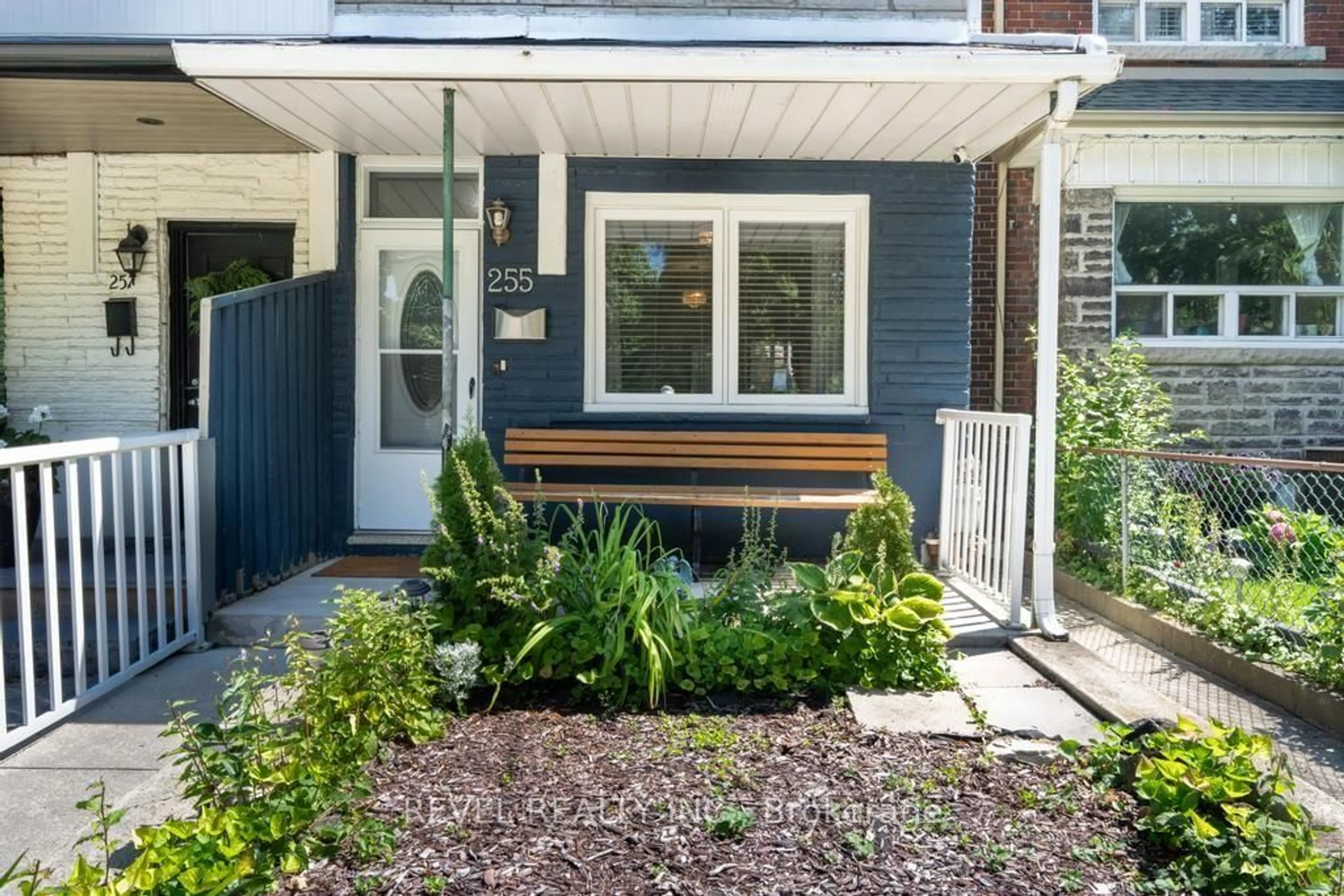 Unknown for 255 Franklin Ave, Toronto Ontario M6P 3Z4